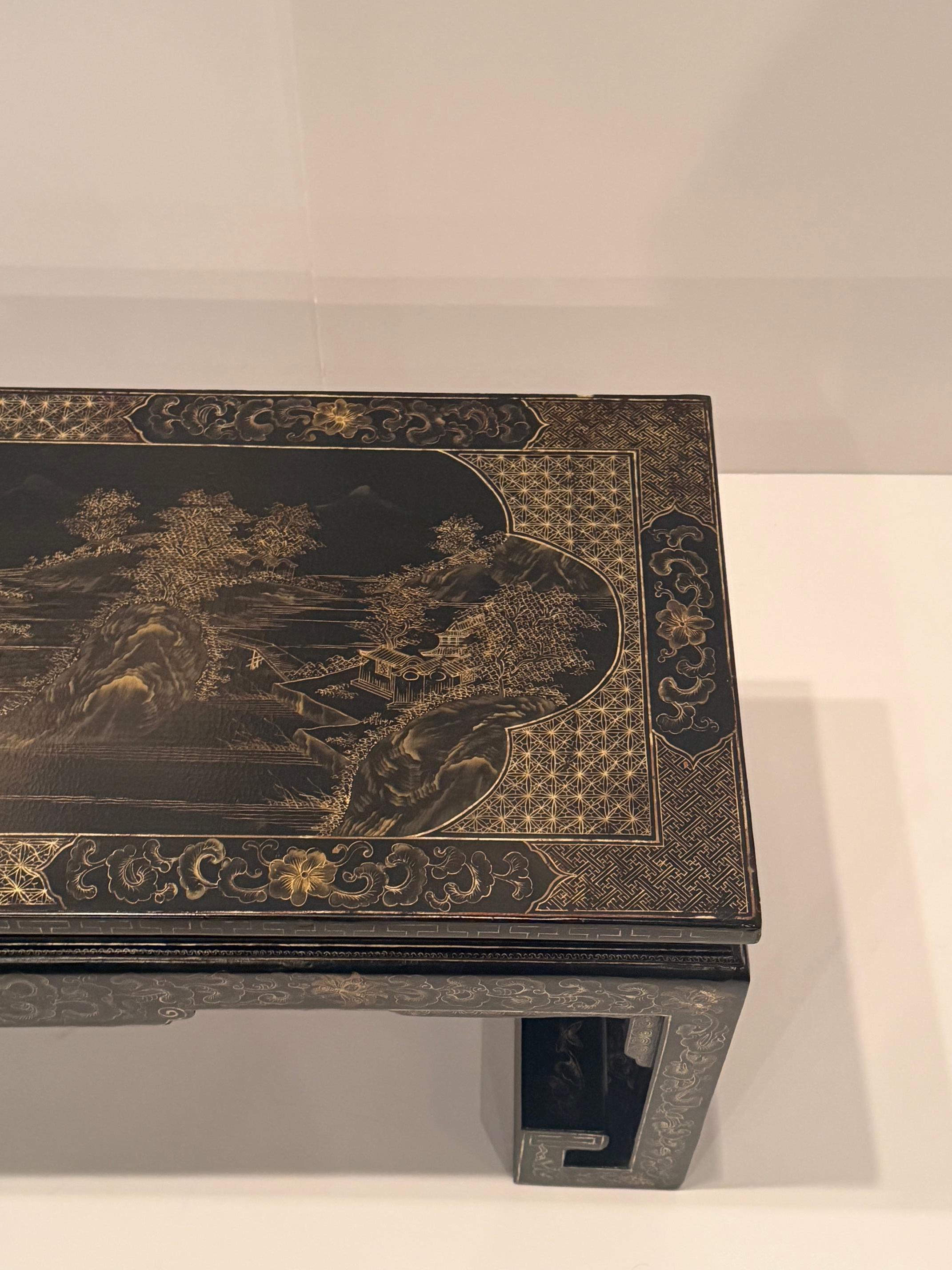 Chinois Magnifique table basse chinoise laquée en vente