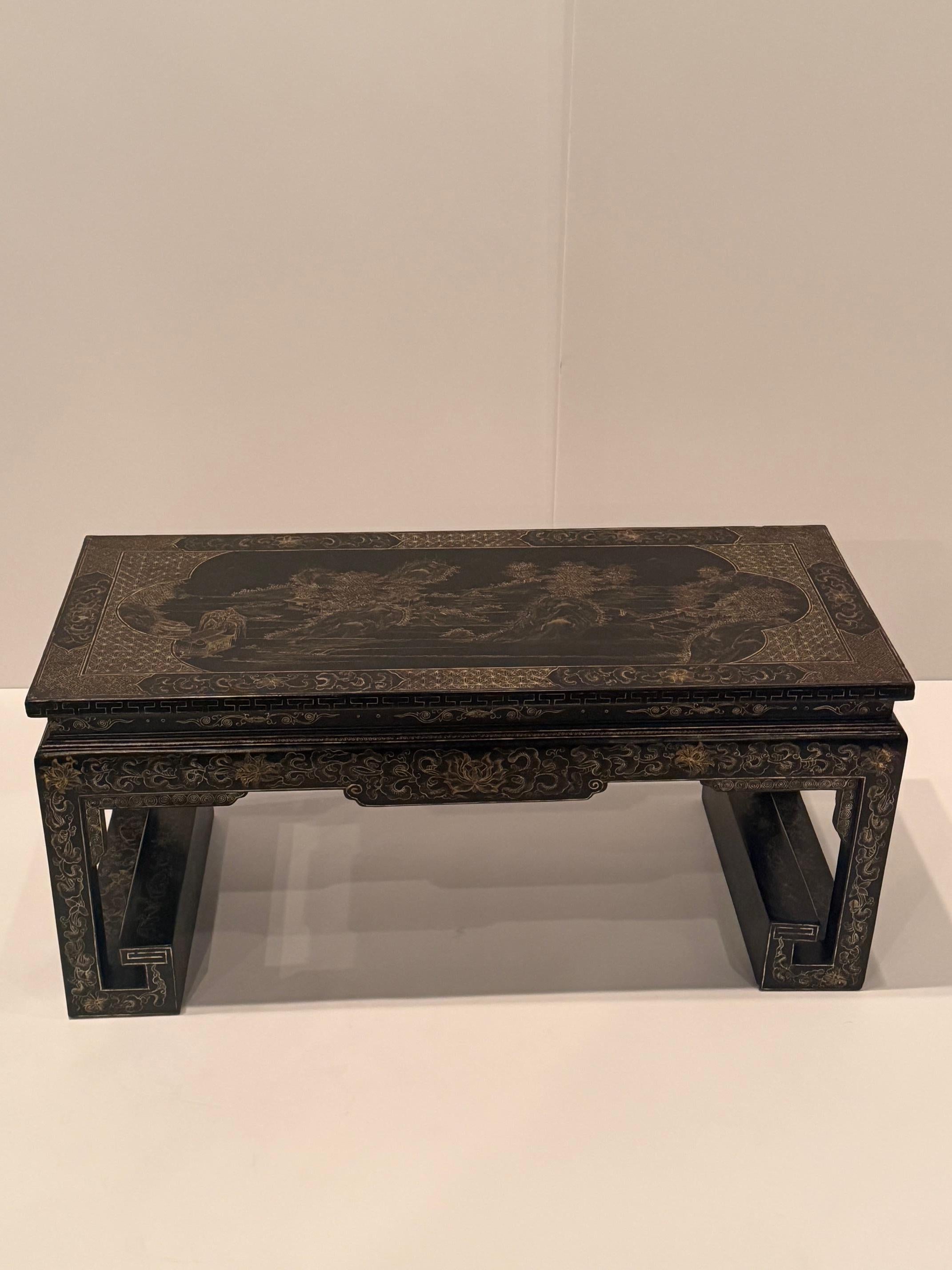 Magnifique table basse chinoise laquée en vente 2