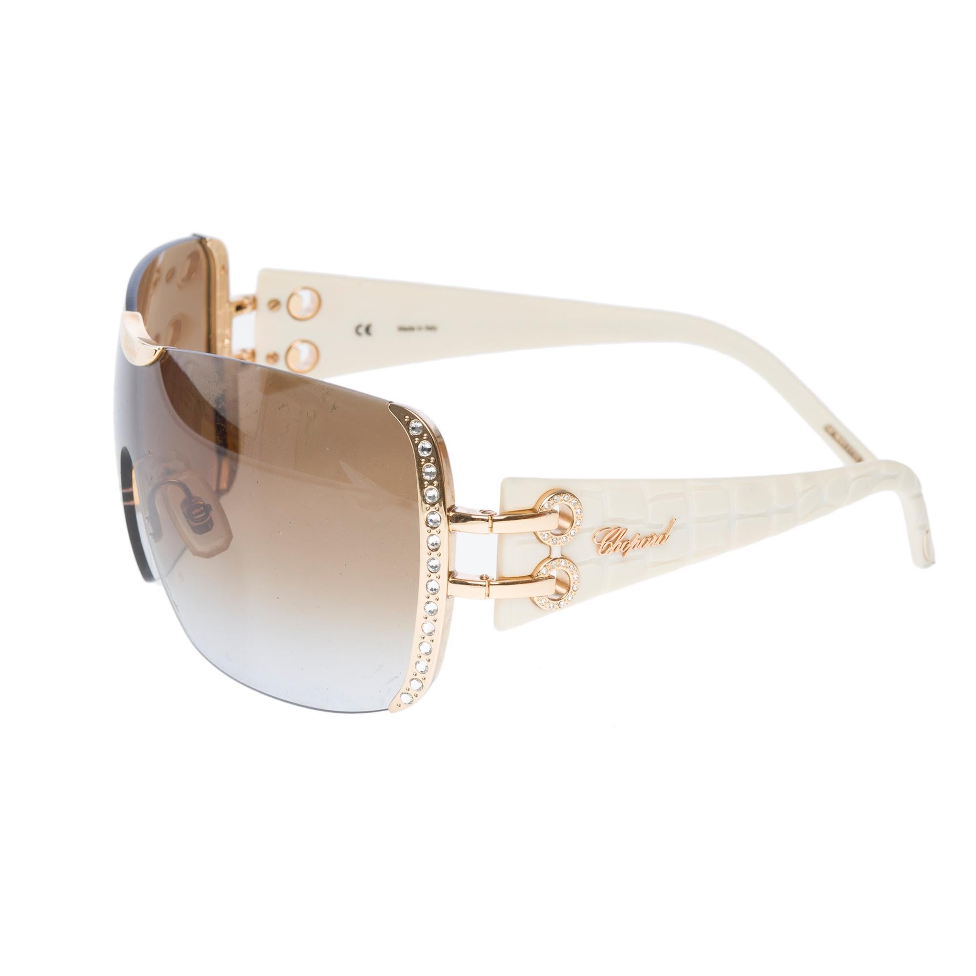 Women's Beautiful Chopard sunglasses, mask model, gold metal frame For Sale