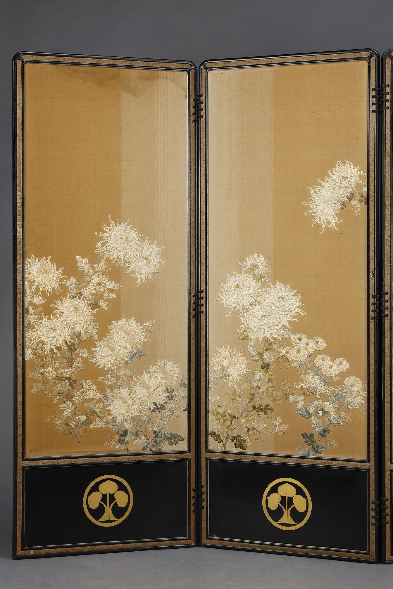 French Beautiful Chrysanthemum screen with the Honda clan coat of arms. Meiji Japan