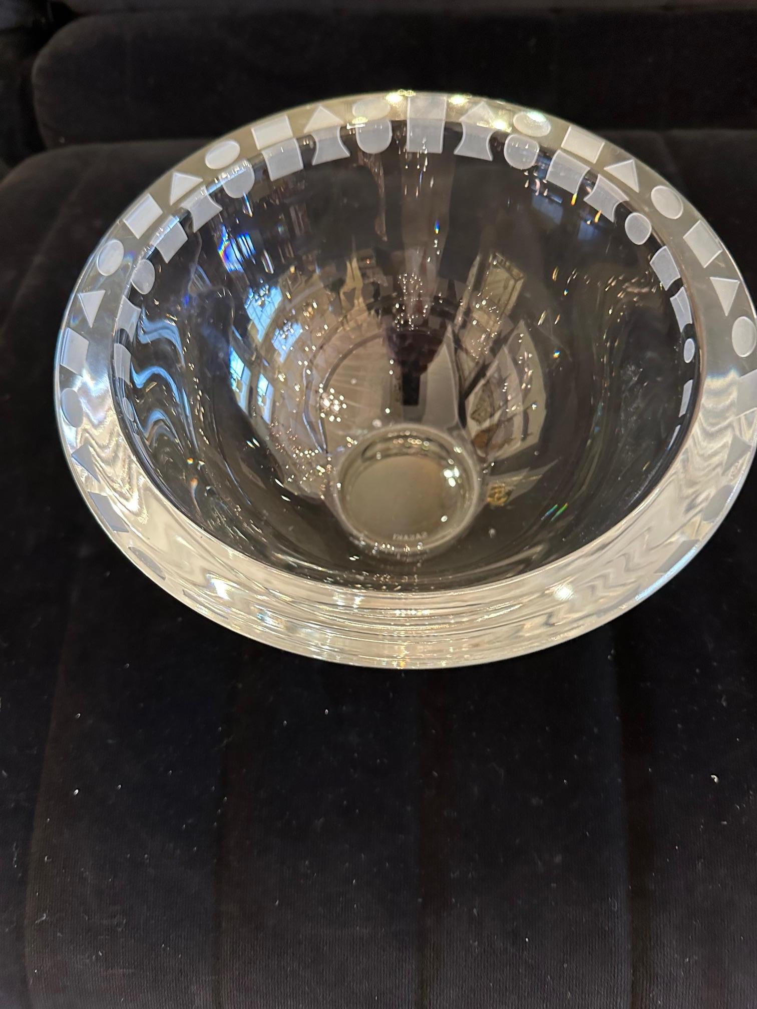 American Beautiful Chunky Designer Sasaki Crystal Bowl by Ward Bennett For Sale