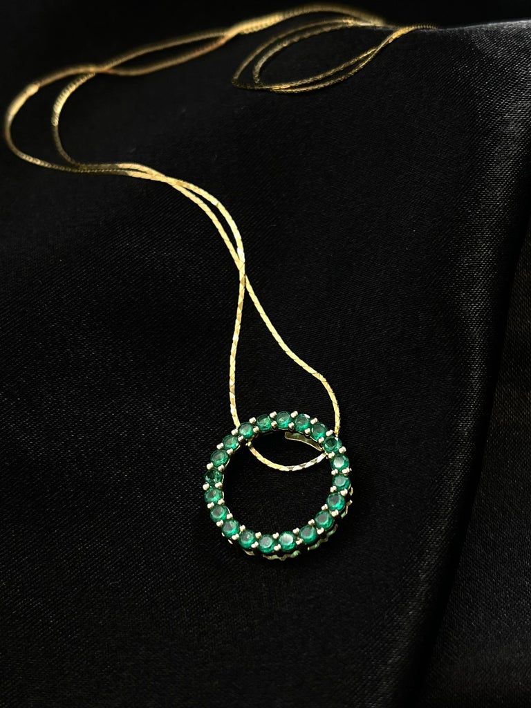 Beautiful Circle Emerald Pendant and Chain, 14K Gold For Sale at 1stDibs
