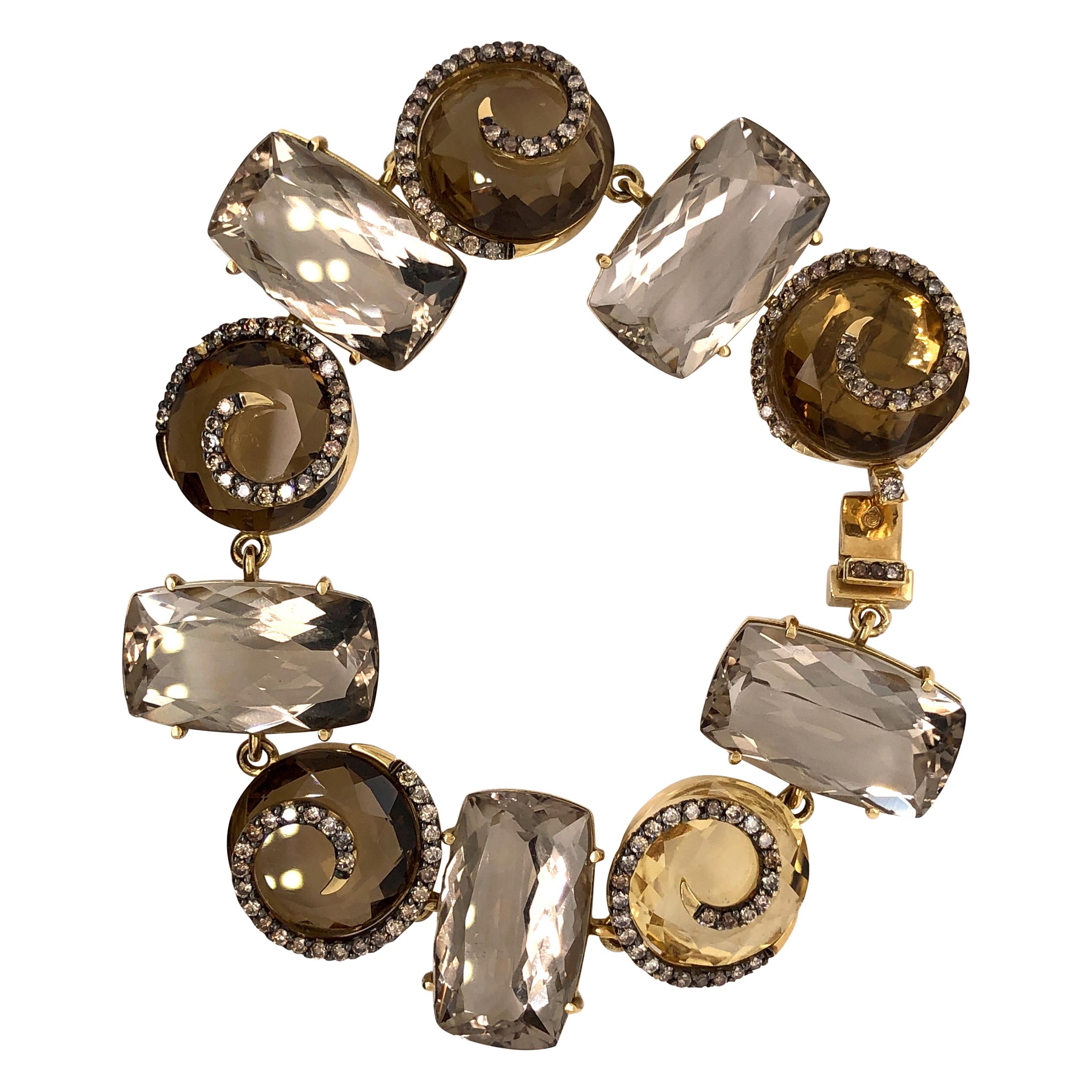 Beautiful Citrine, Quartz and Light Brown Diamonds Bracelet in 18 Karat Gold For Sale