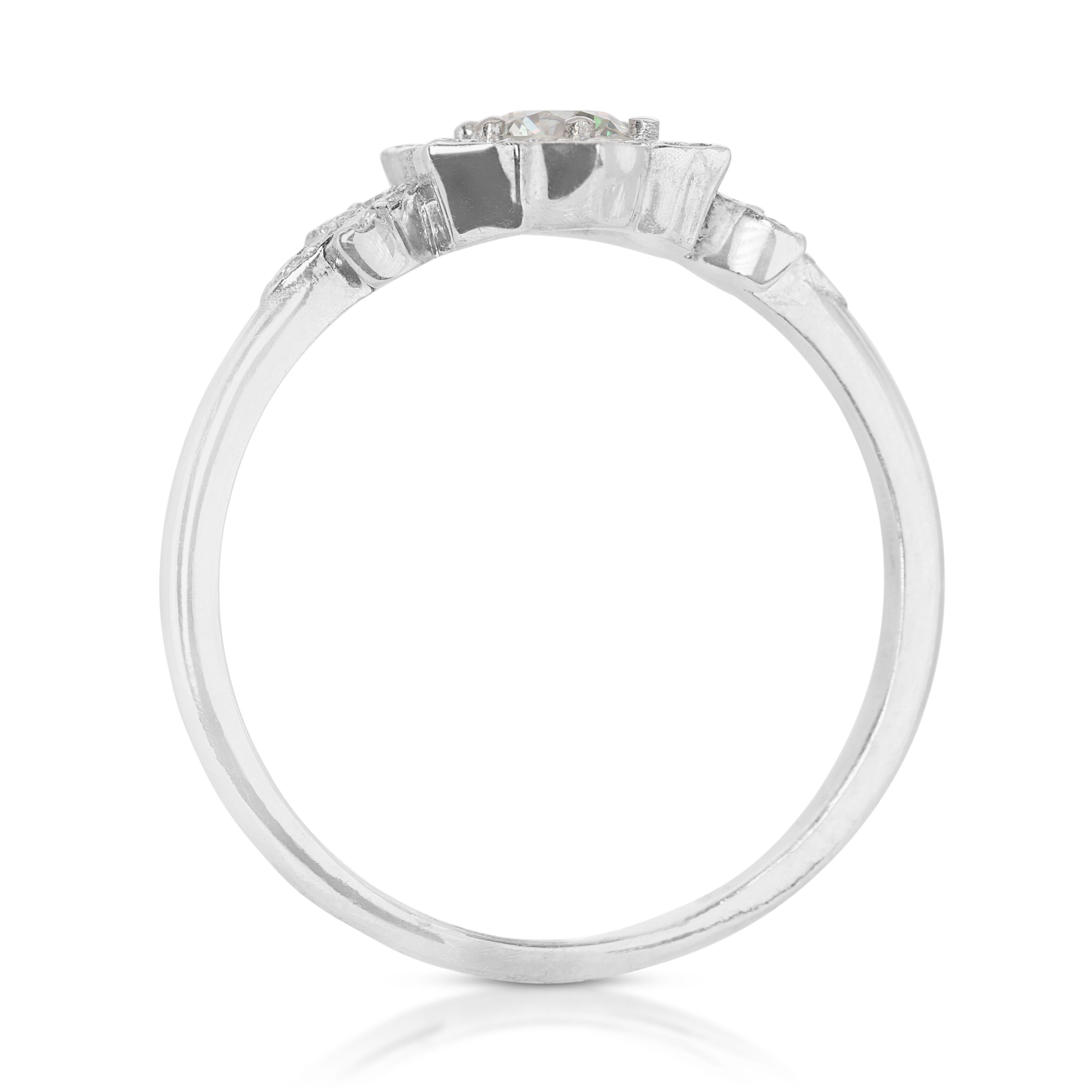 Women's Beautiful Classic Halo Ring For Sale