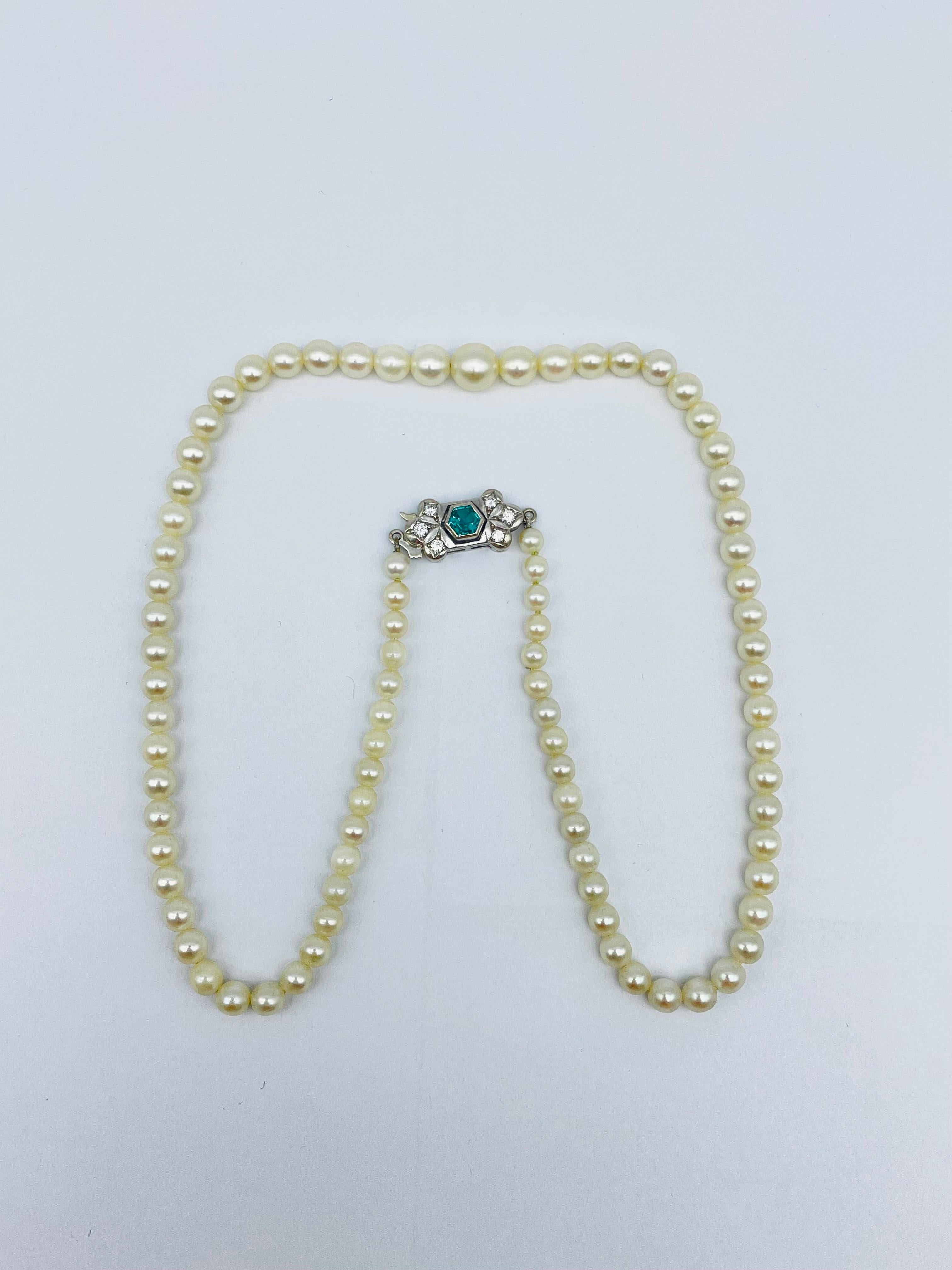 Brilliant Cut Beautiful Classic Pearl Necklace with Diamonds For Sale