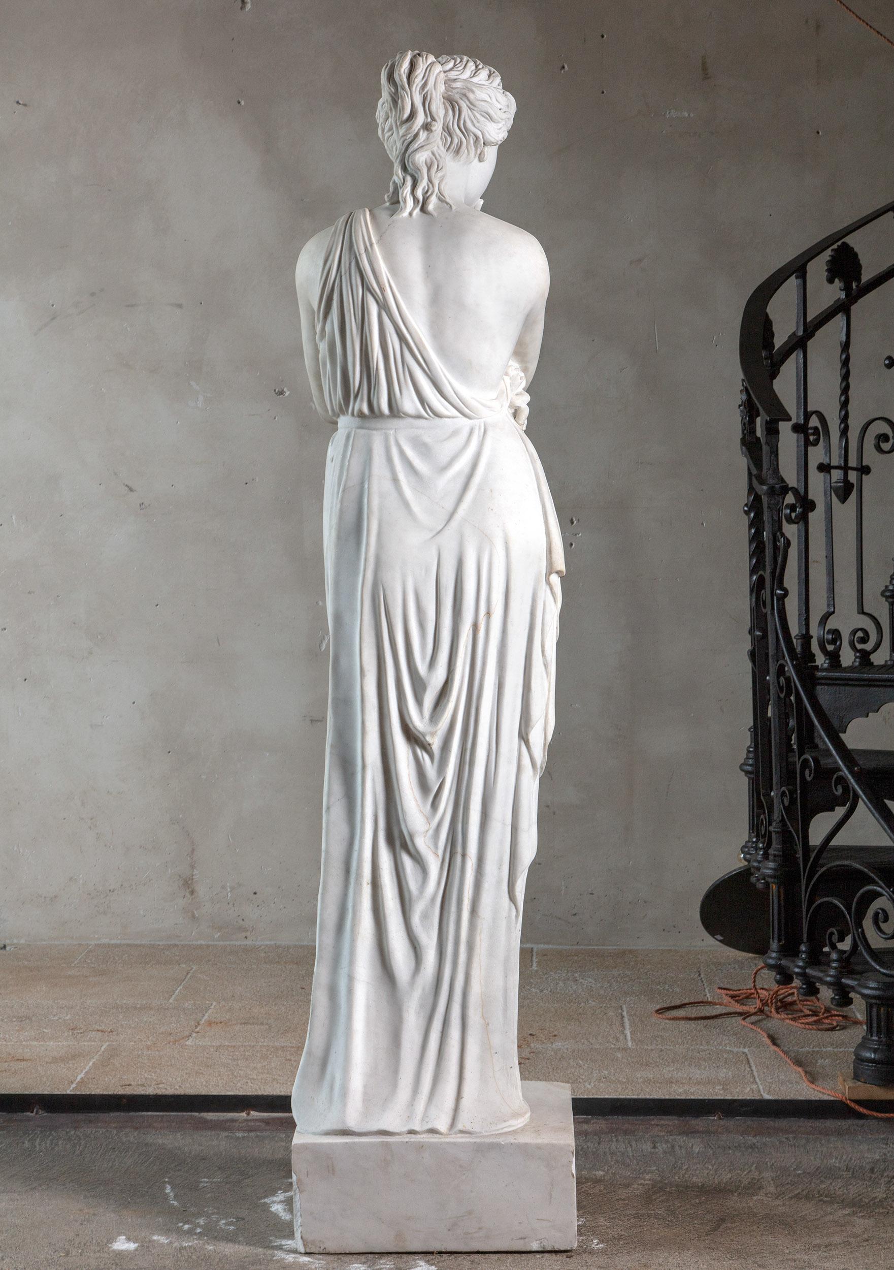 20th Century Beautiful Classical Hand Carved Life-Sized Statue of Venus