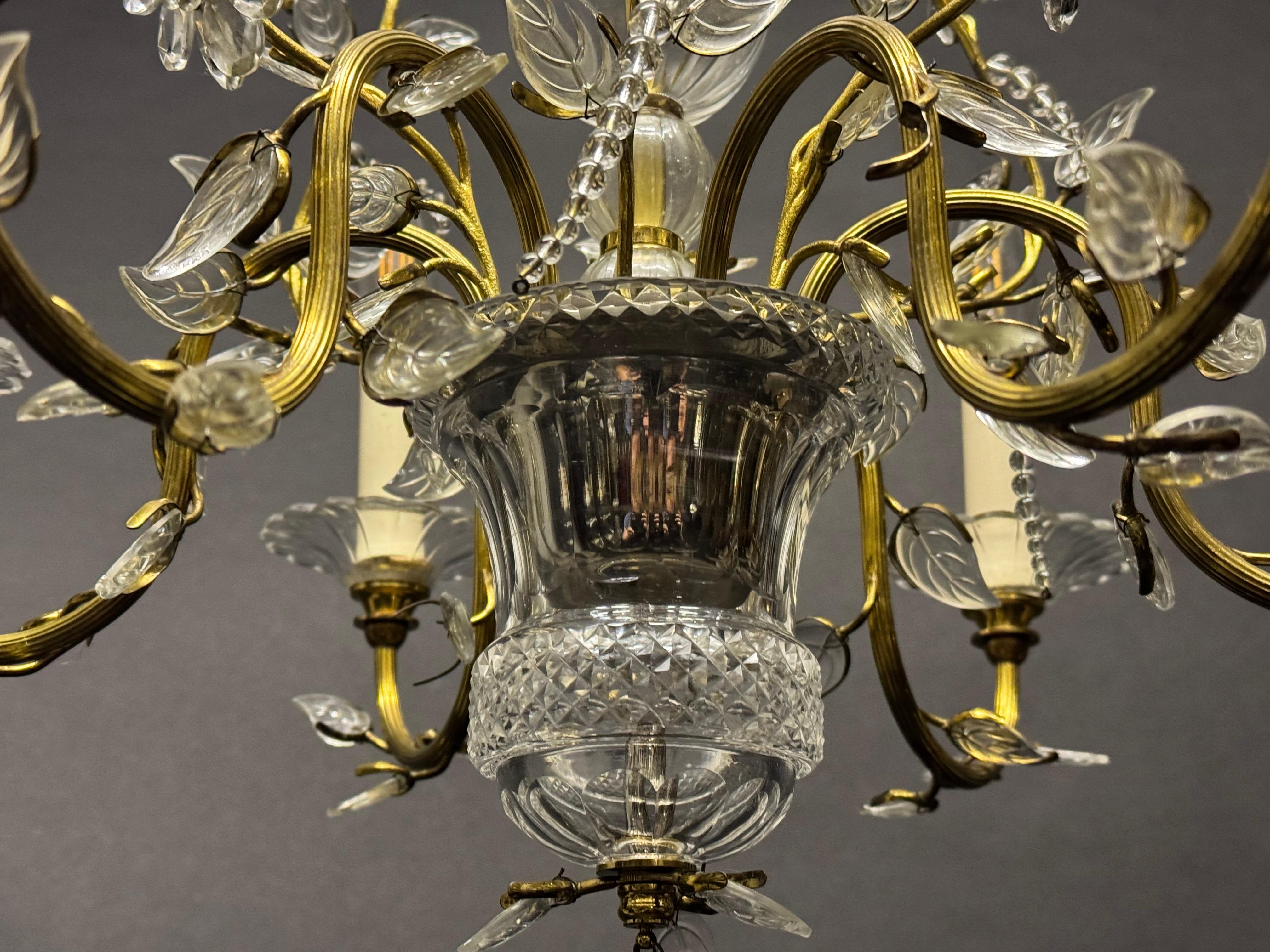Bellissimo lampadario a foglie in vetro trasparente nello stile della Maison Baguès, anni '50 in vendita 2
