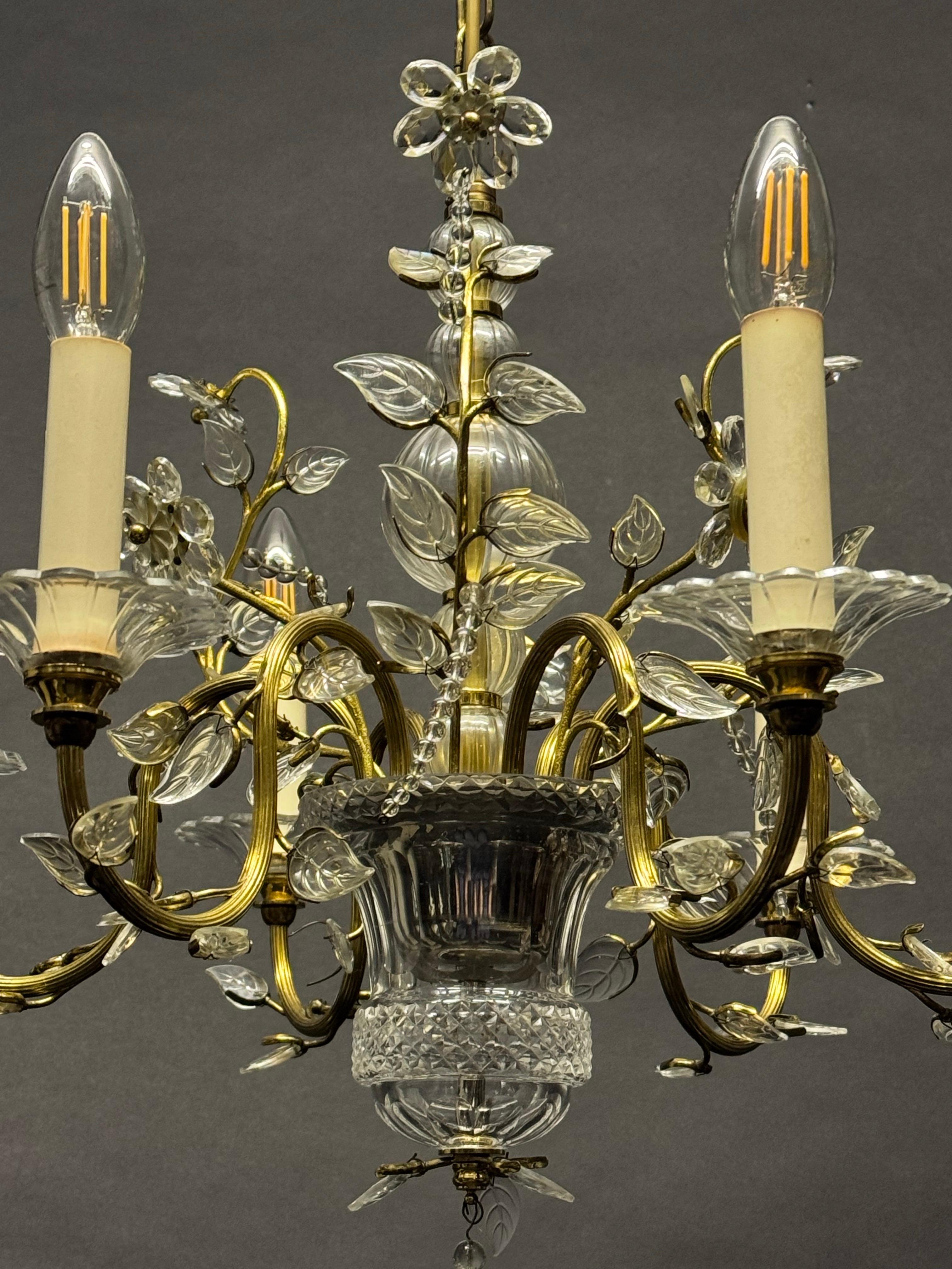 Bellissimo lampadario a foglie in vetro trasparente nello stile della Maison Baguès, anni '50 in vendita 1