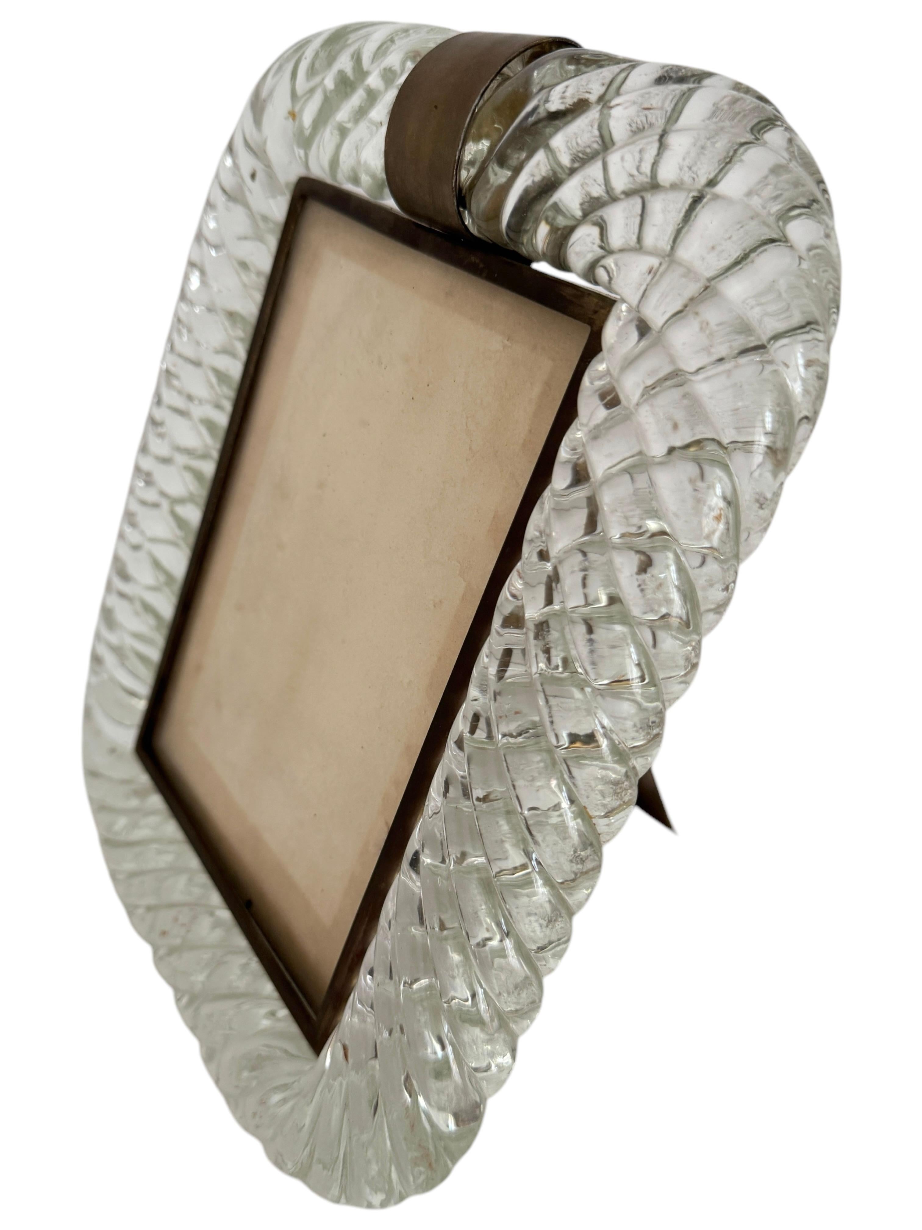 Precioso marco de cristal de Murano retorcido transparente y latón de Barovier E Toso en venta 9