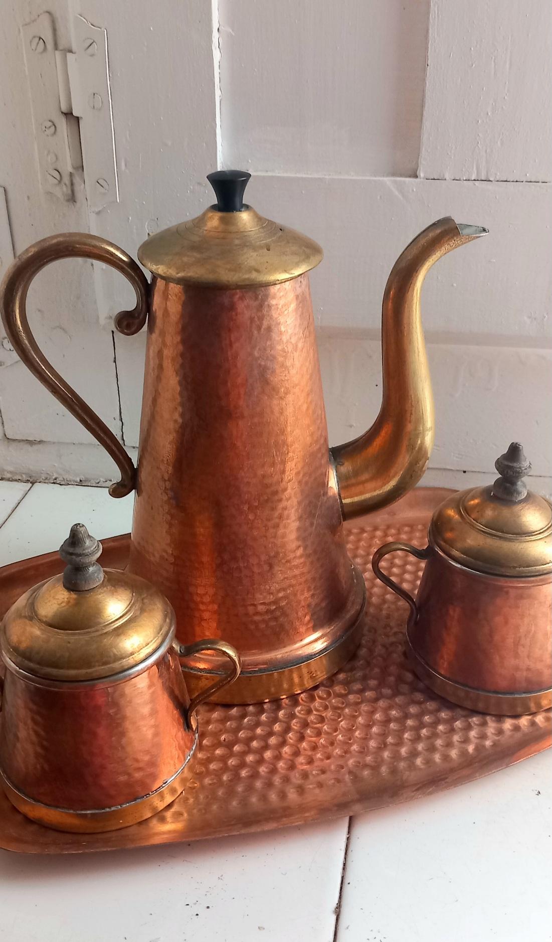 Copper and Brass Coffee or Tea set, Very Decorative  Early 20th Century For Sale 4