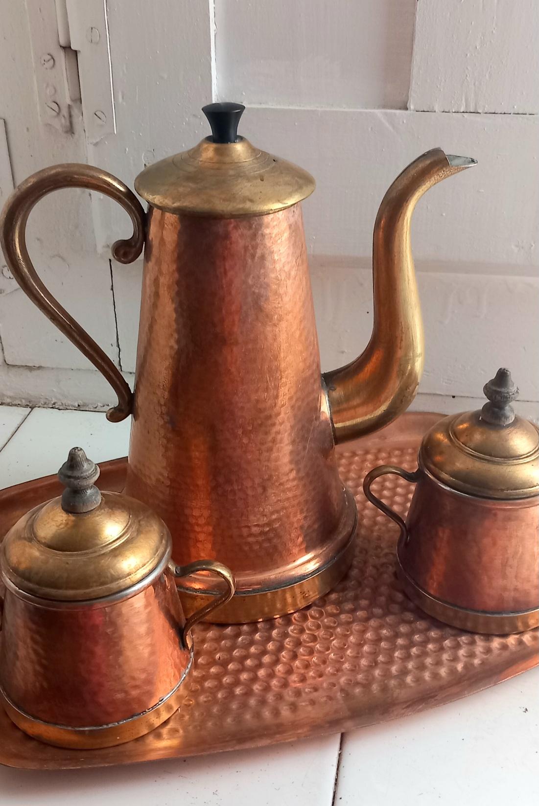 Copper and Brass Coffee or Tea set, Very Decorative  Early 20th Century For Sale 6