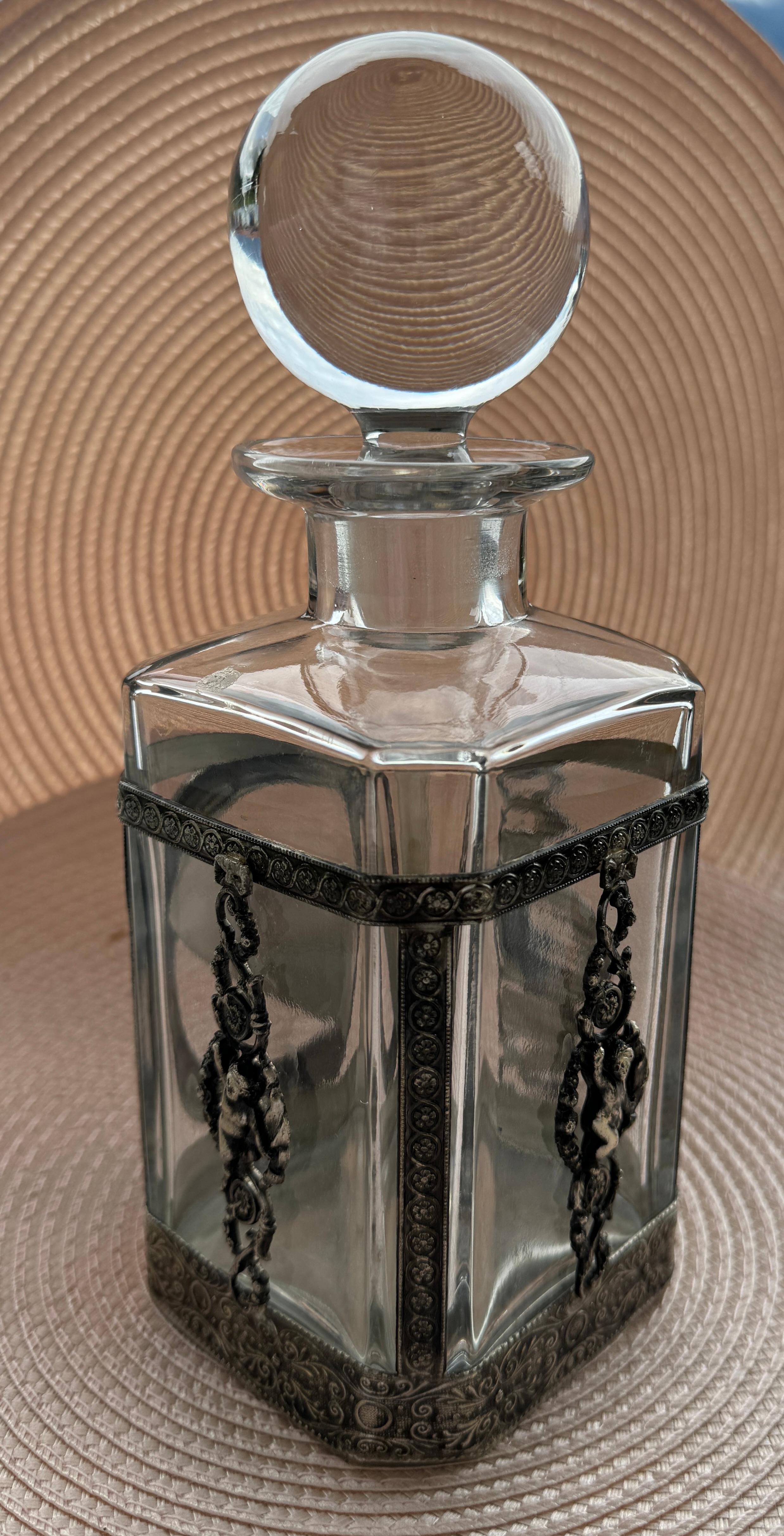 Beautiful Cognac Glass & Silver Plate Mounts, Decanter Bottle, vintage England For Sale 2