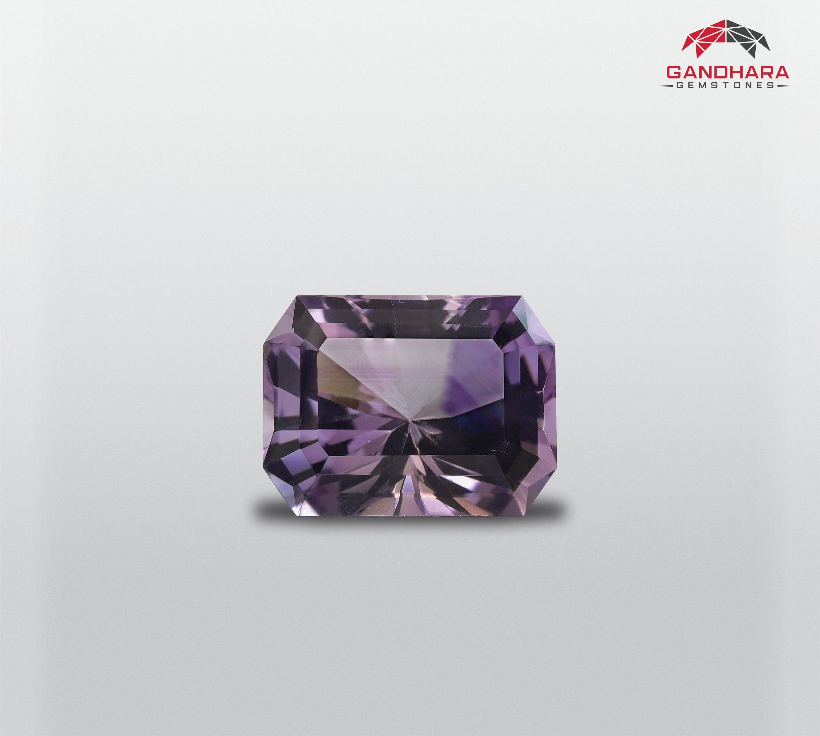 Beautiful Color Zoning in Amethyst aus Brasilien, zum Verkauf, natürliche hohe Qualität lupenrein 8,11 Karat, Precision Custom Cut, zertifizierte Amethyst aus Brasilien.

 Informationen zum Produkt:
EDELSTEIN-TYP	Schöne Farbzonierung in Amethyst aus