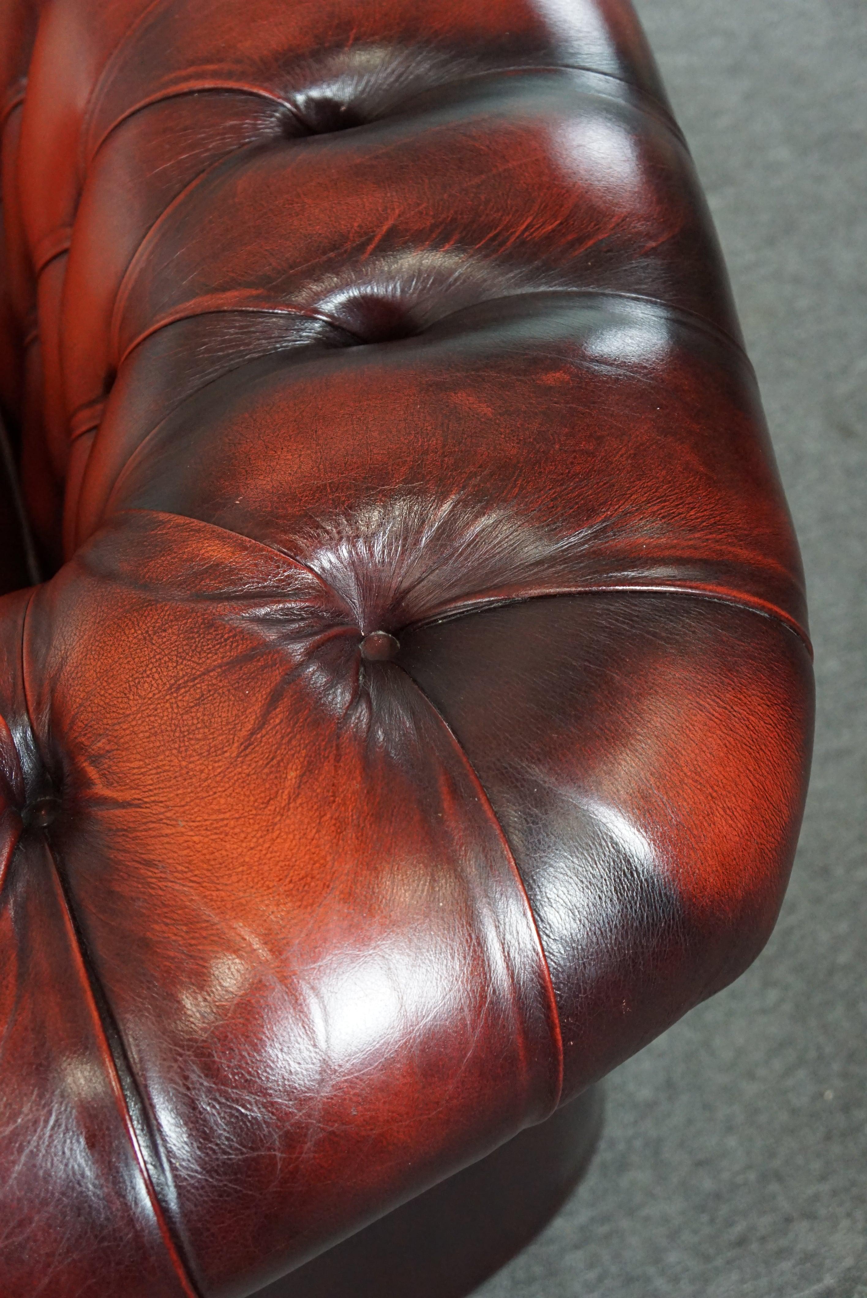 Beautiful colored red spacious cow leather Chesterfield sofa, 2.5 seater For Sale 4