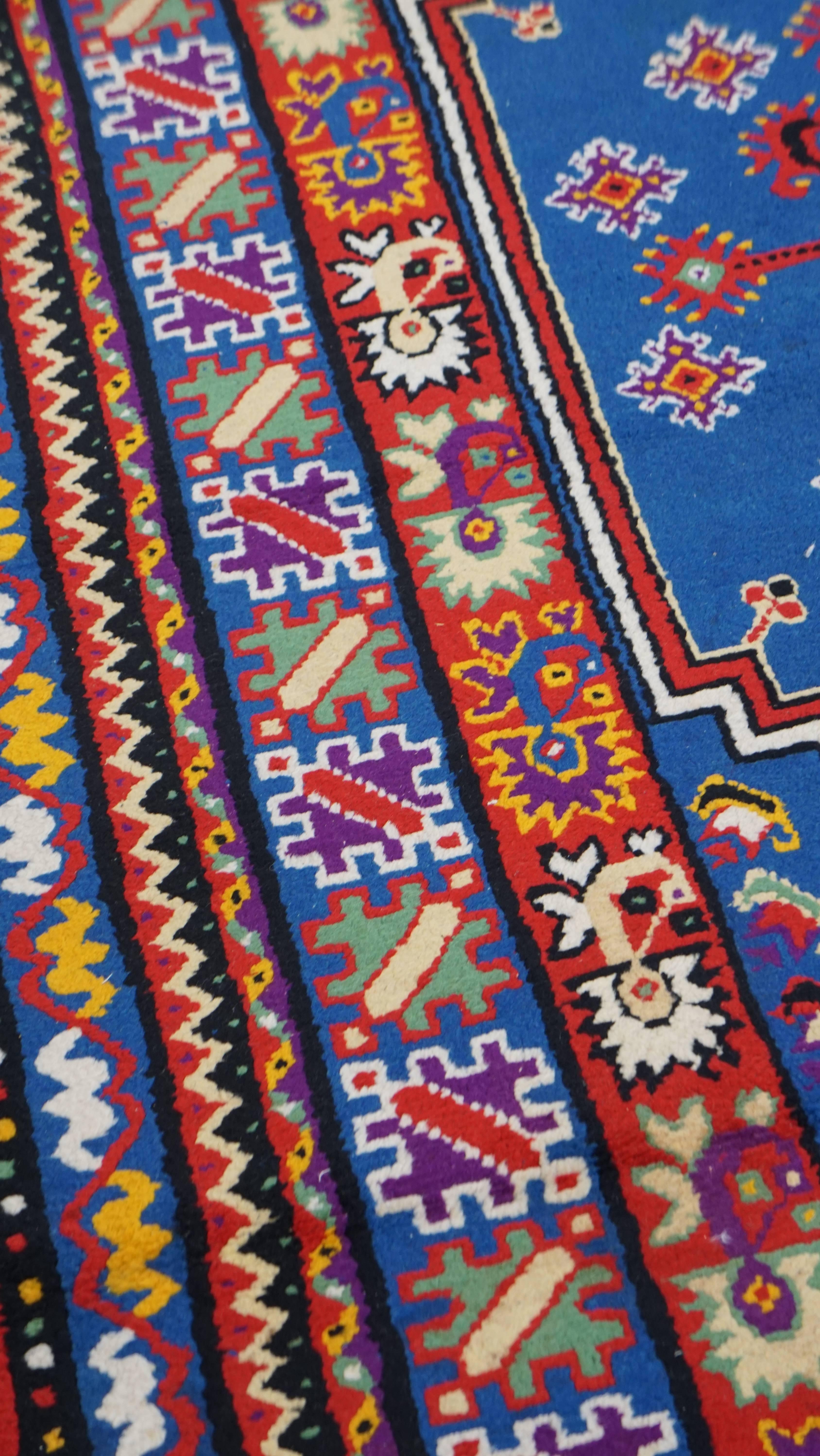 Schöner bunter Vintage-Teppich mit tollem Muster - 280x145 cm (Handgefertigt) im Angebot