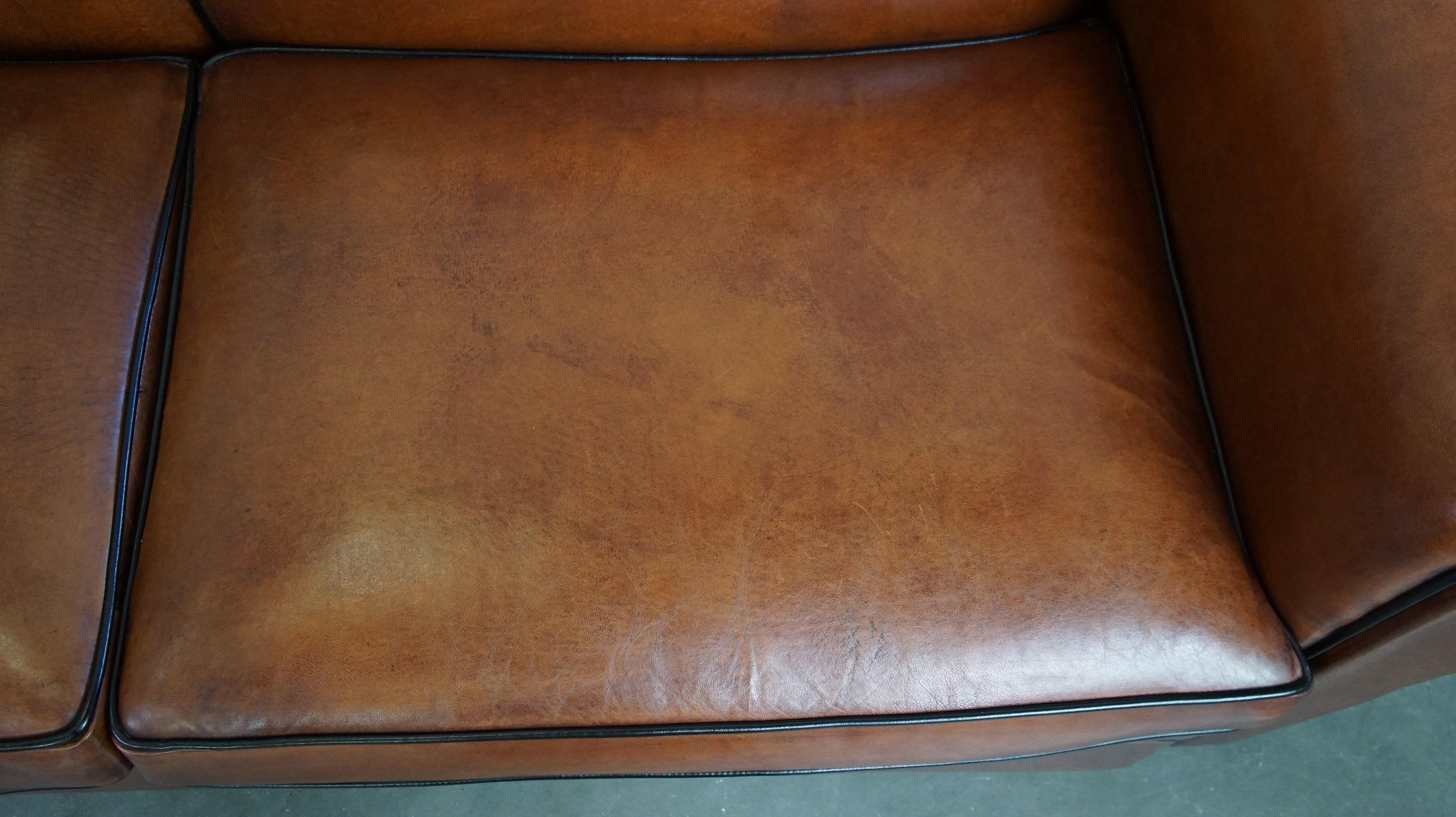 Fin du 20e siècle Magnifique ensemble complet composé d'un canapé en cuir de mouton et de deux fauteuils en vente