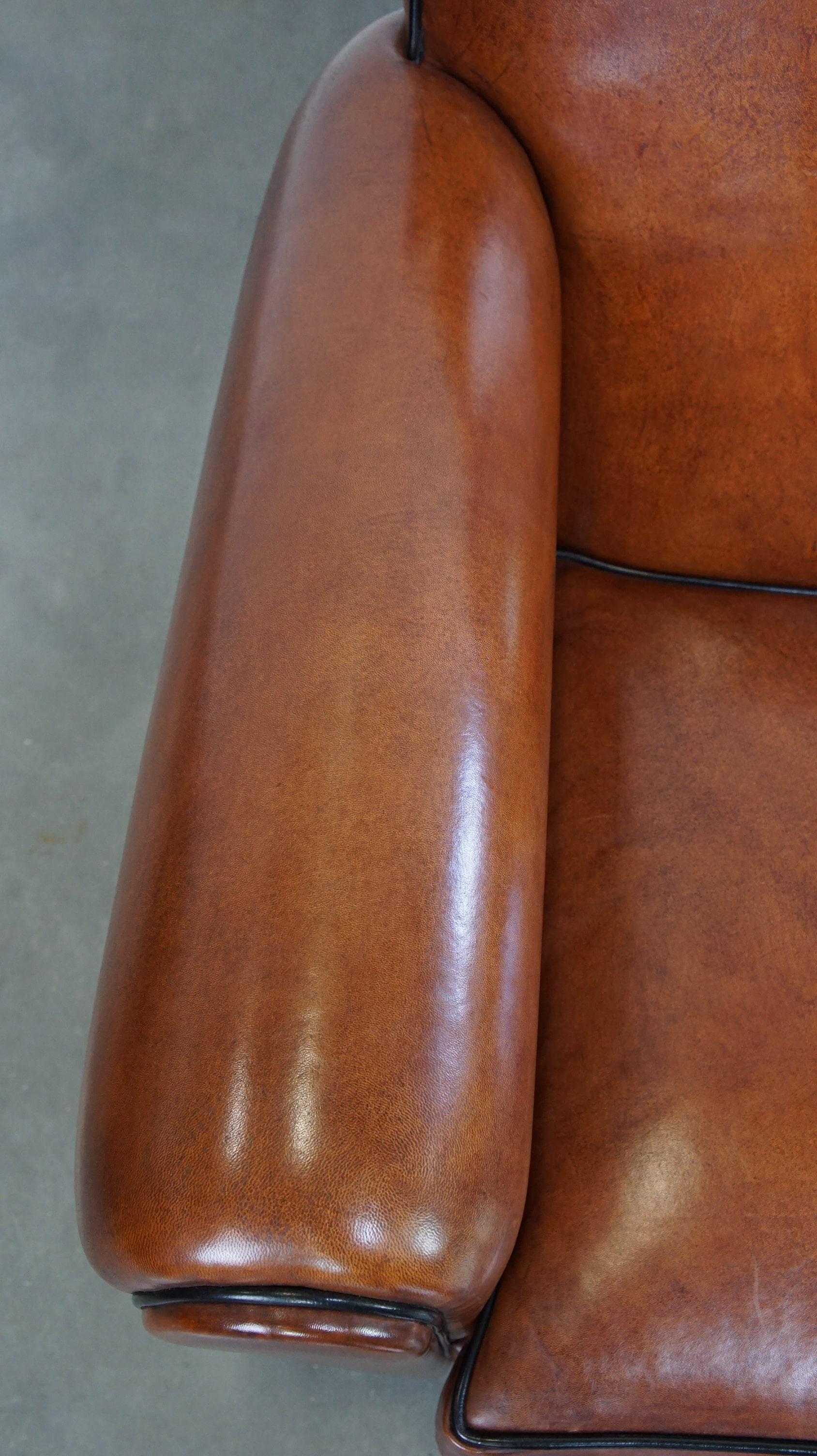 Cuir de mouton Magnifique ensemble complet composé d'un canapé en cuir de mouton et de deux fauteuils en vente