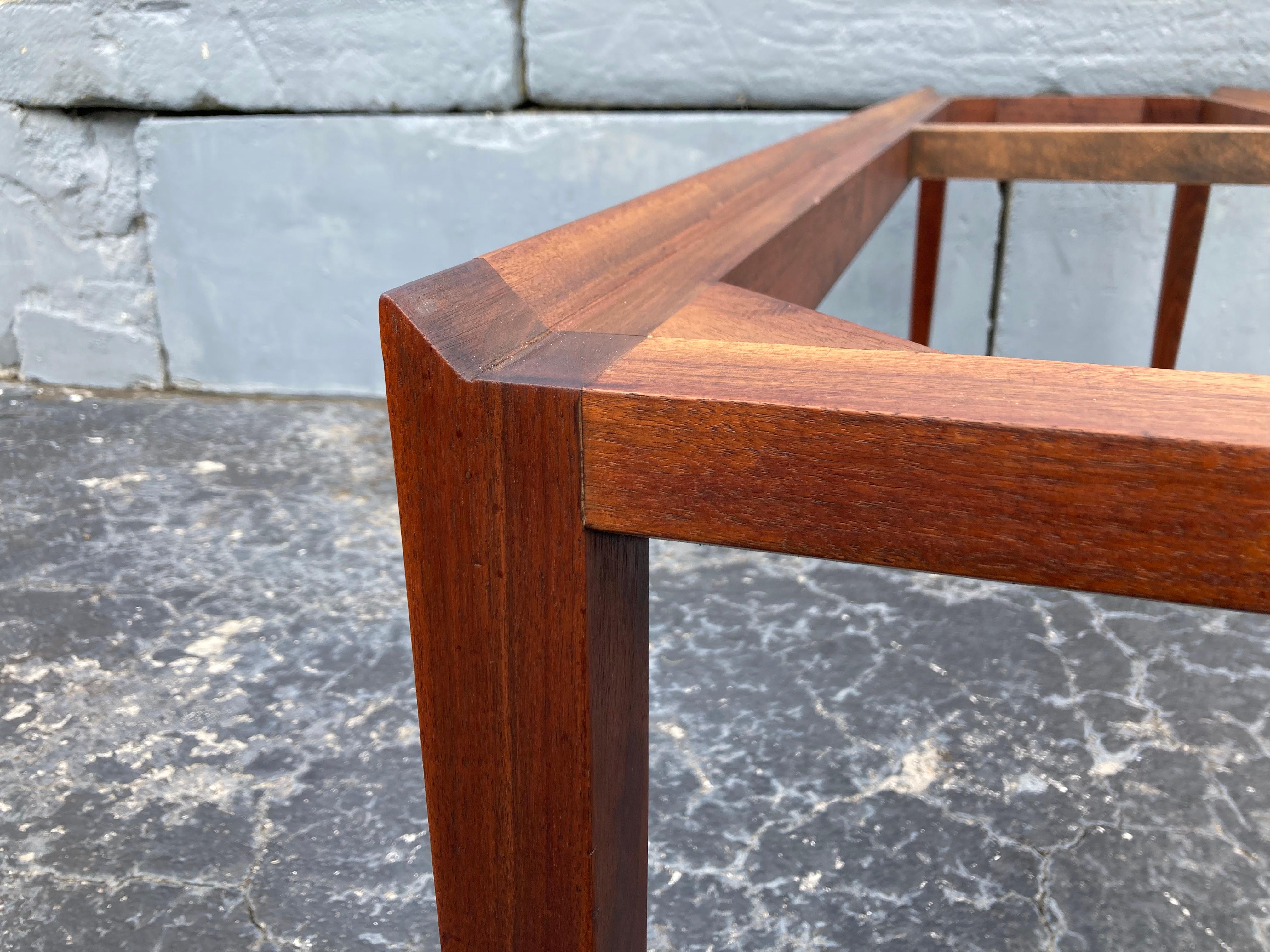 Magnifique table console attribuée à Gio Ponti, en noyer et marbre, années 1950 en vente 9