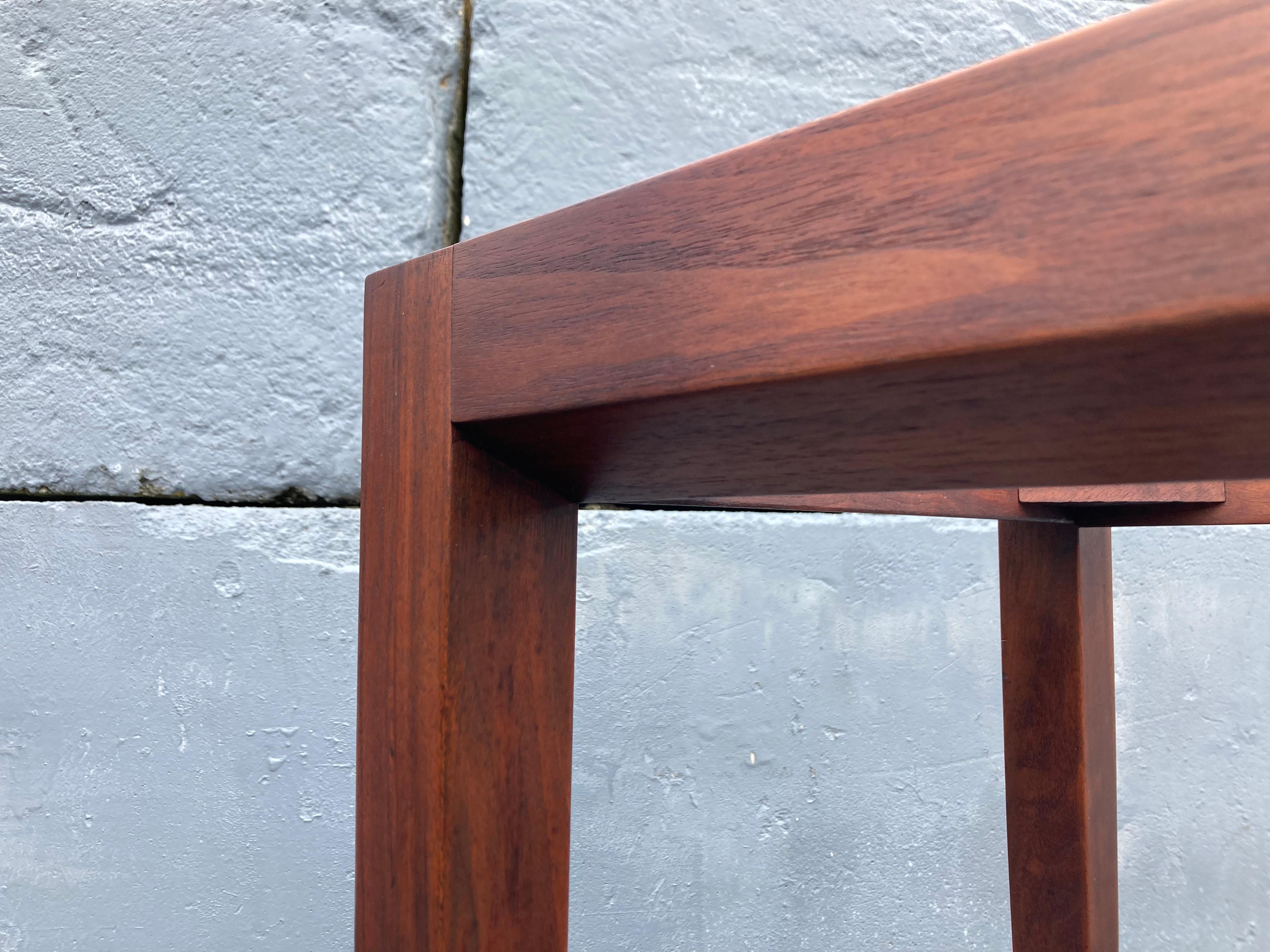 Beautiful Console Table Attributed to Gio Ponti, Walnut and Marble, 1950s For Sale 11