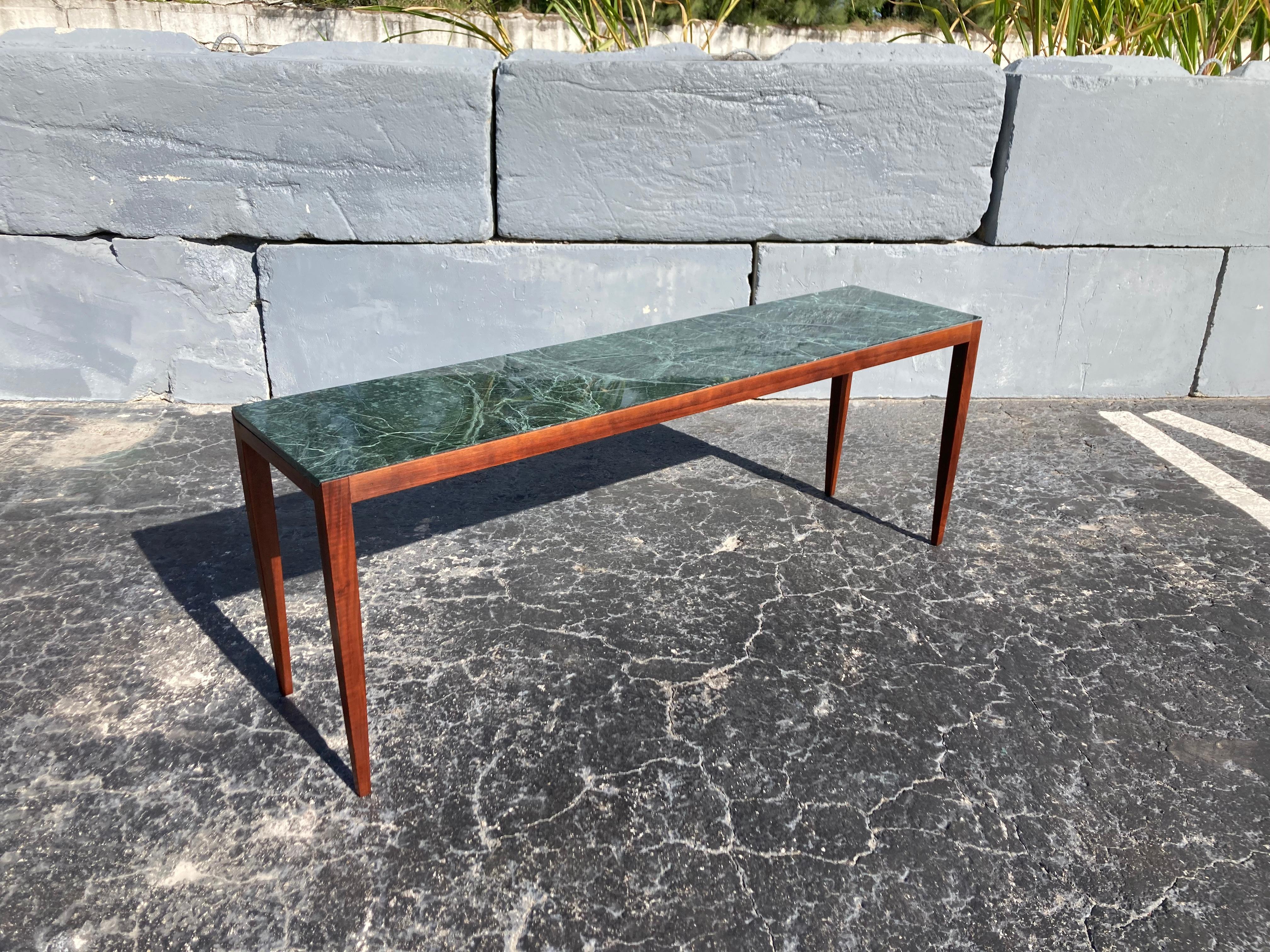 Stunning Console Table Attributed to Gio Ponti, Walnut and Marble, 1950s For Sale 3