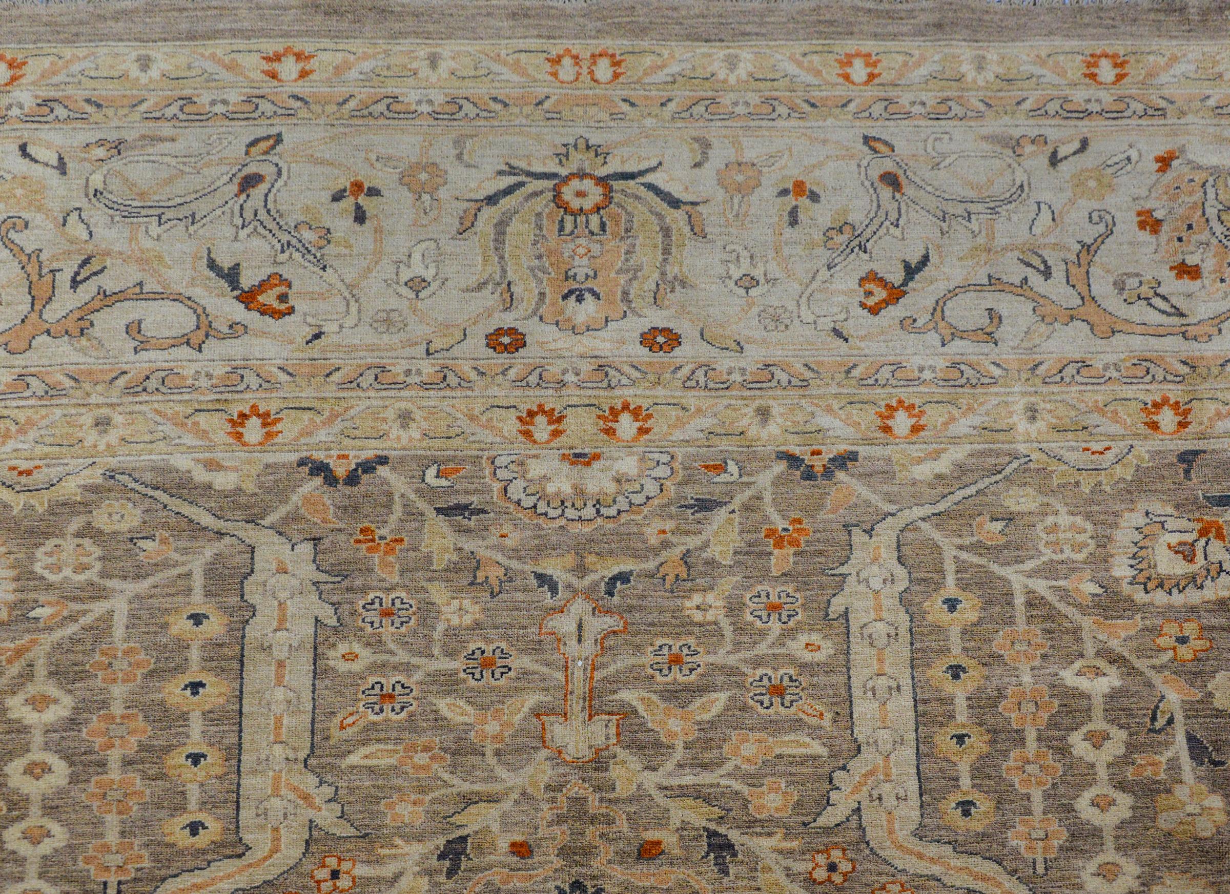 Beautiful Contemporary Indian Peshawar Rug In New Condition For Sale In Chicago, IL