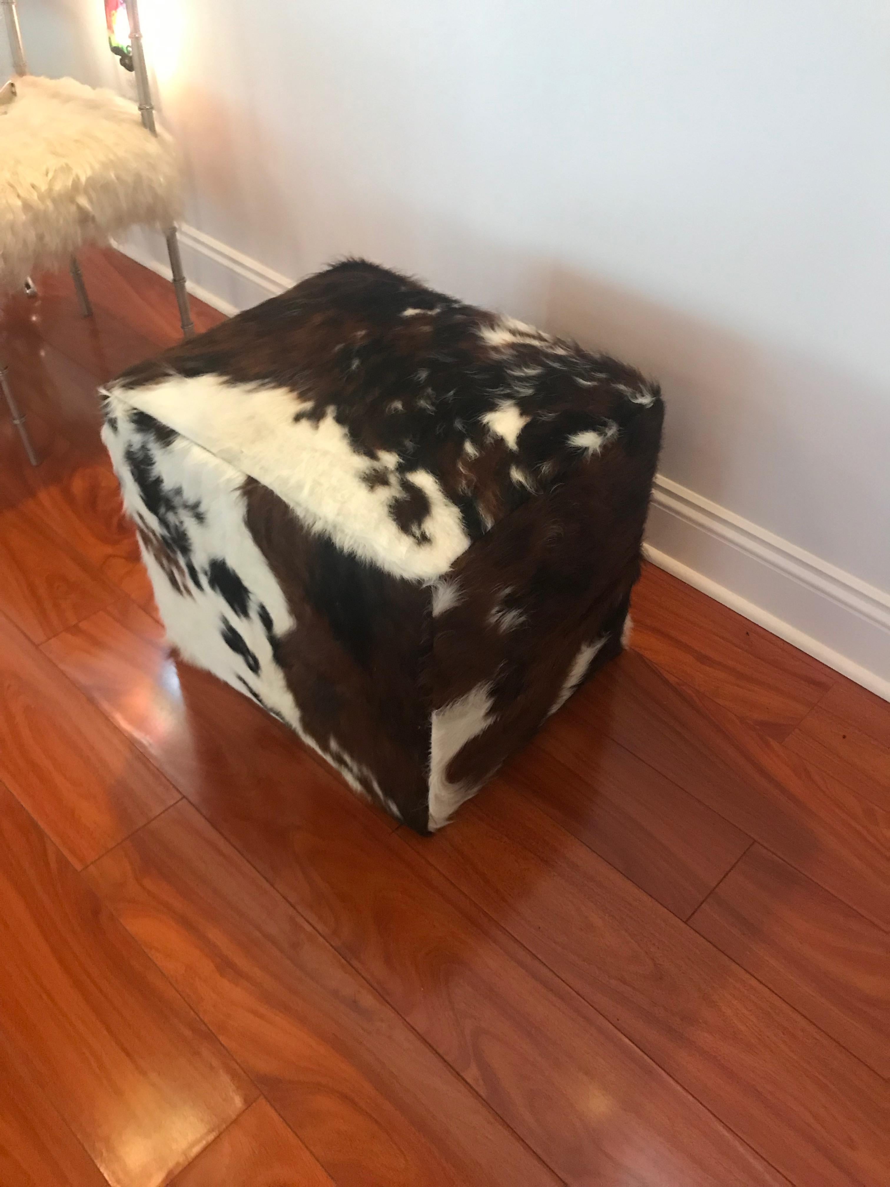 Beautiful Cow Hide Bench or Ottoman  In Excellent Condition In North Bergen, NJ