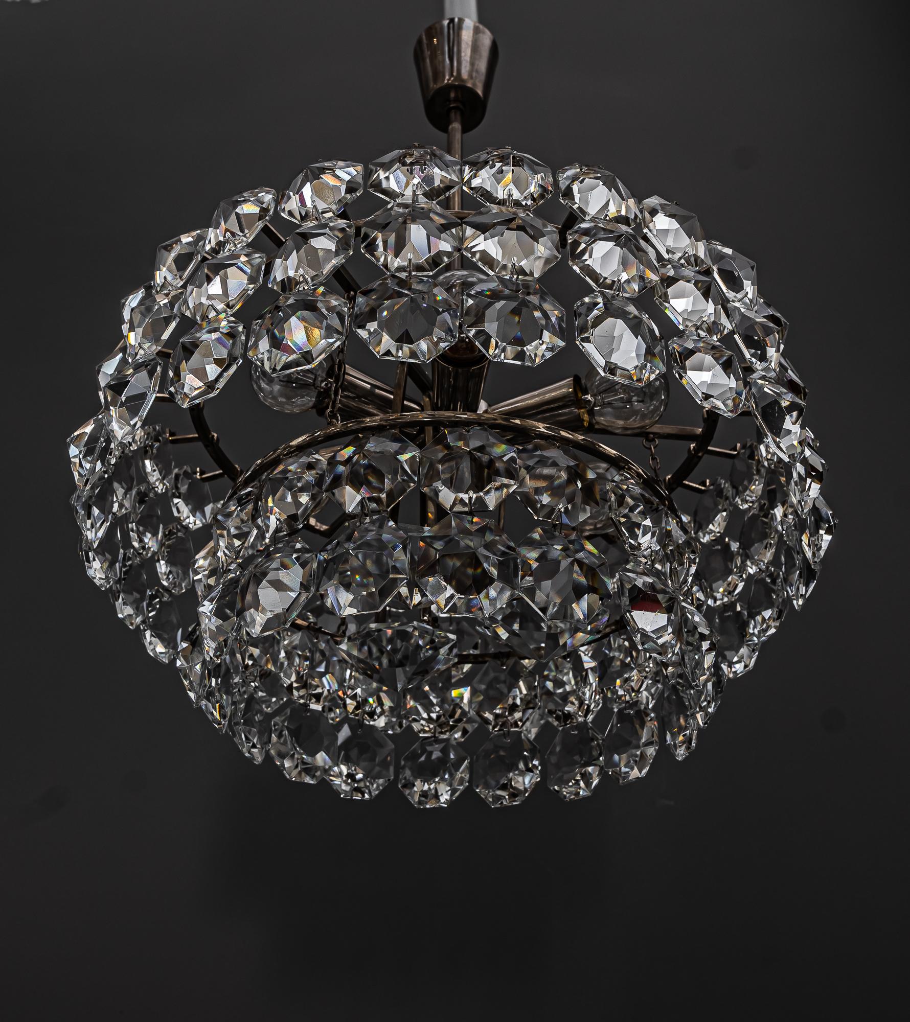 Beautiful Crystal Chandelier by Bakalowits & Sons, Vienna, 1960s For Sale 2