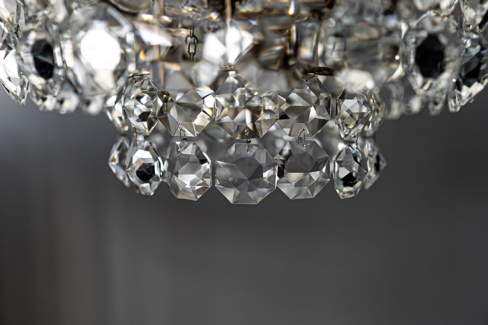 Austrian Beautiful Crystal Chandelier by Bakalowits & Sons, Vienna, 1960s For Sale