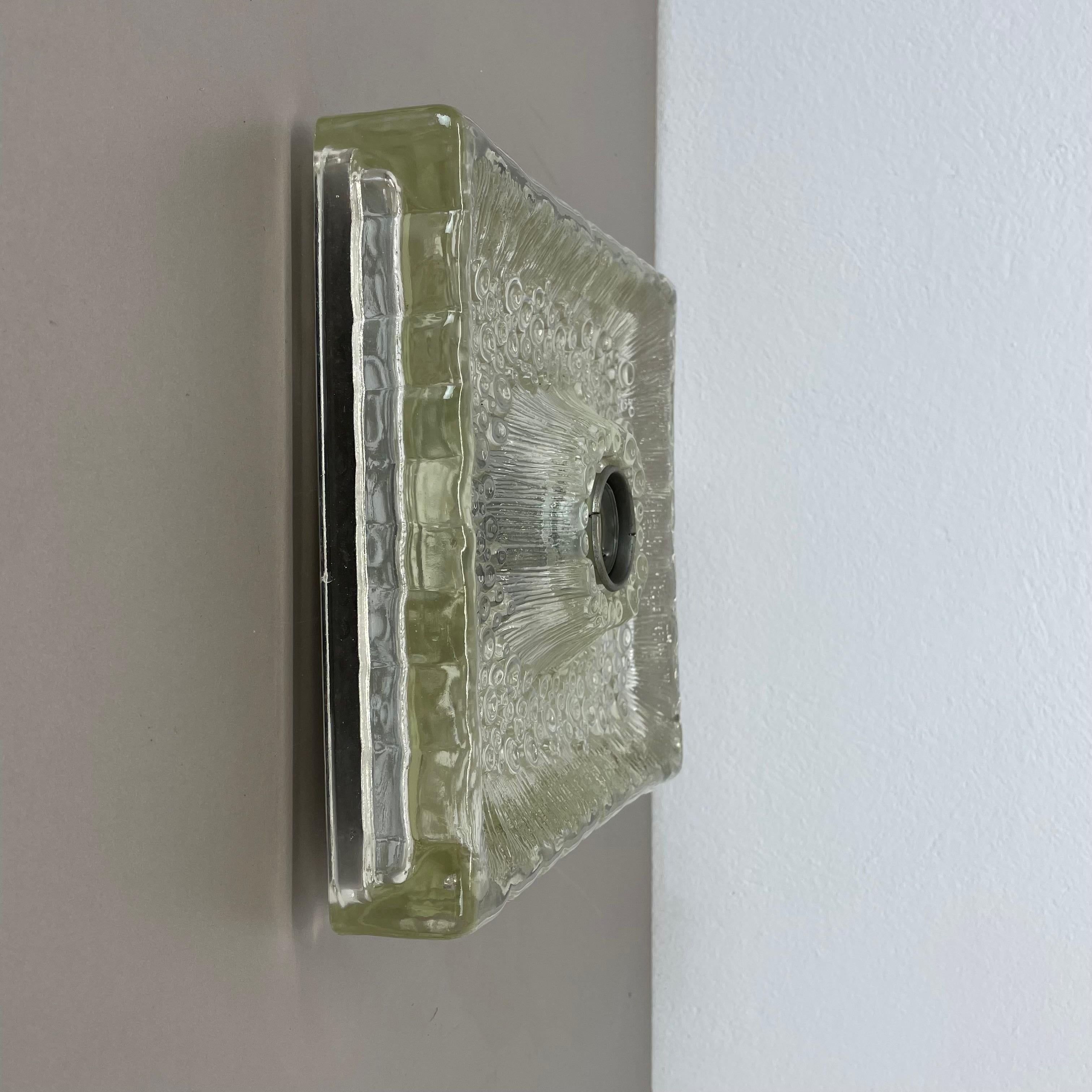 schöne CUBIC Eisglas-Wandleuchte von Hillebrand Lights, Deutschland, 1970er (20. Jahrhundert) im Angebot