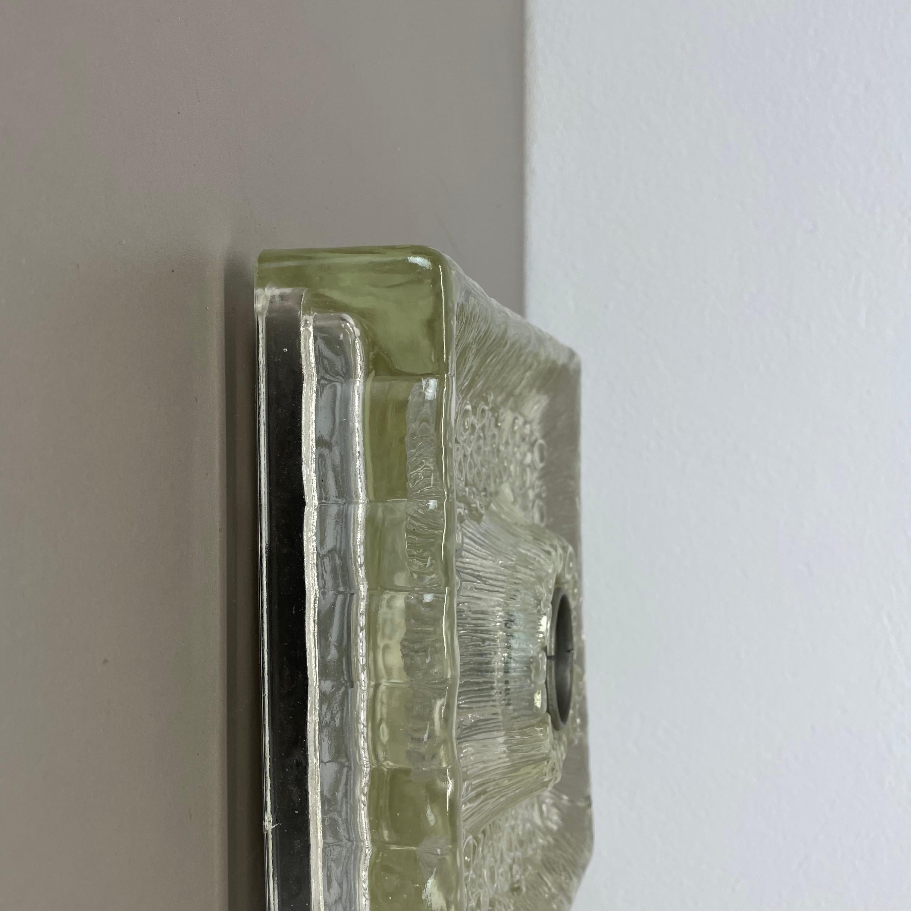 schöne CUBIC Eisglas-Wandleuchte von Hillebrand Lights, Deutschland, 1970er (Metall) im Angebot