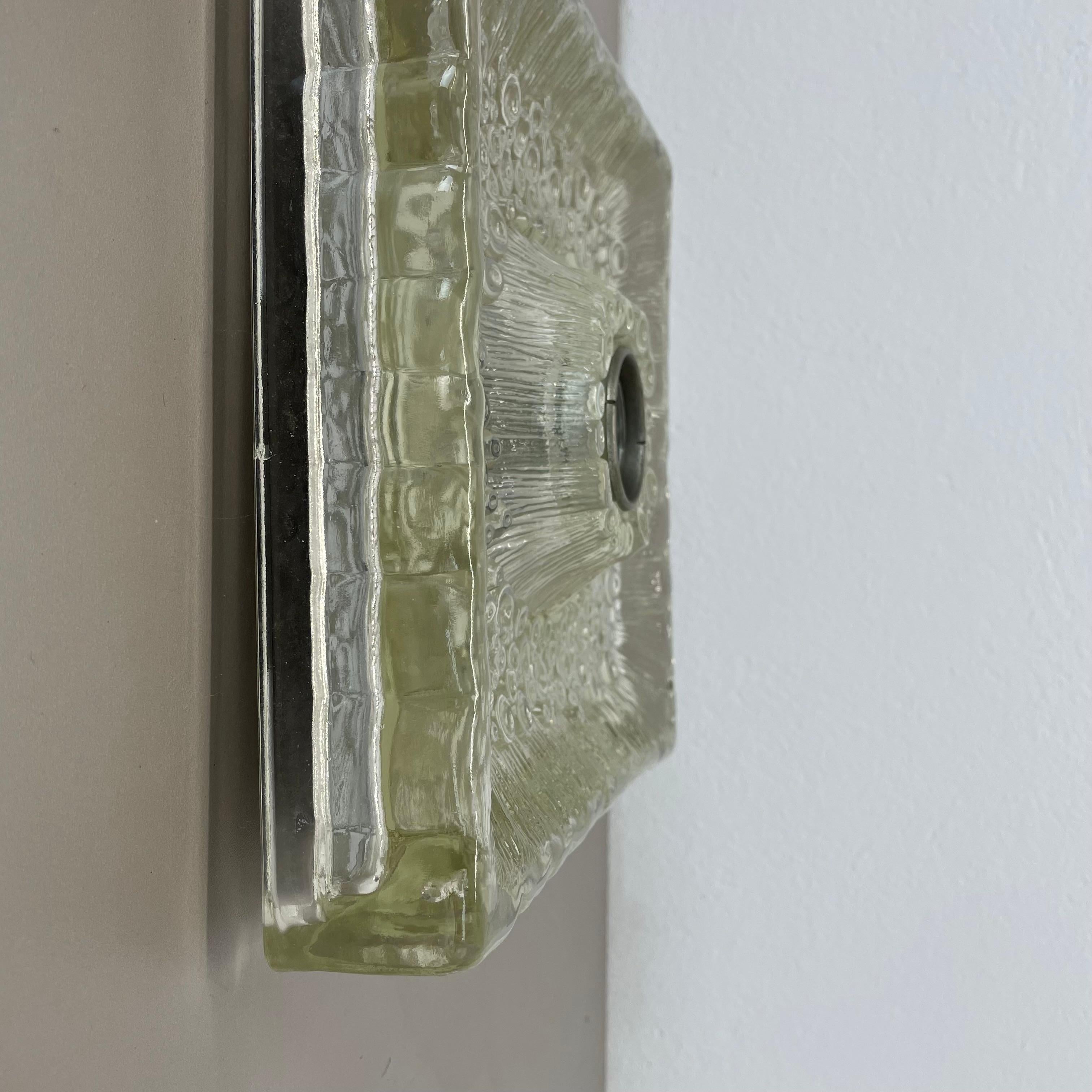 schöne CUBIC Eisglas-Wandleuchte von Hillebrand Lights, Deutschland, 1970er im Angebot 1