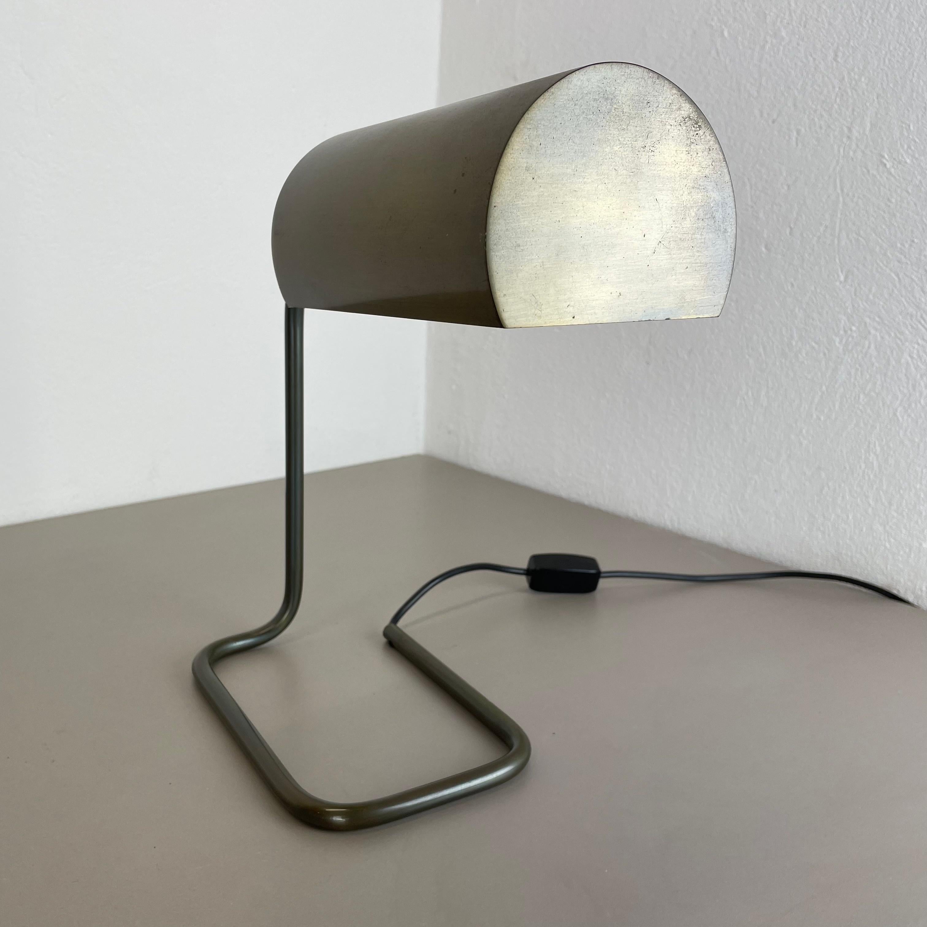 Magnifique lampe de bureau cubique en laiton moderniste d'origine, Allemagne, années 1970 en vente 5