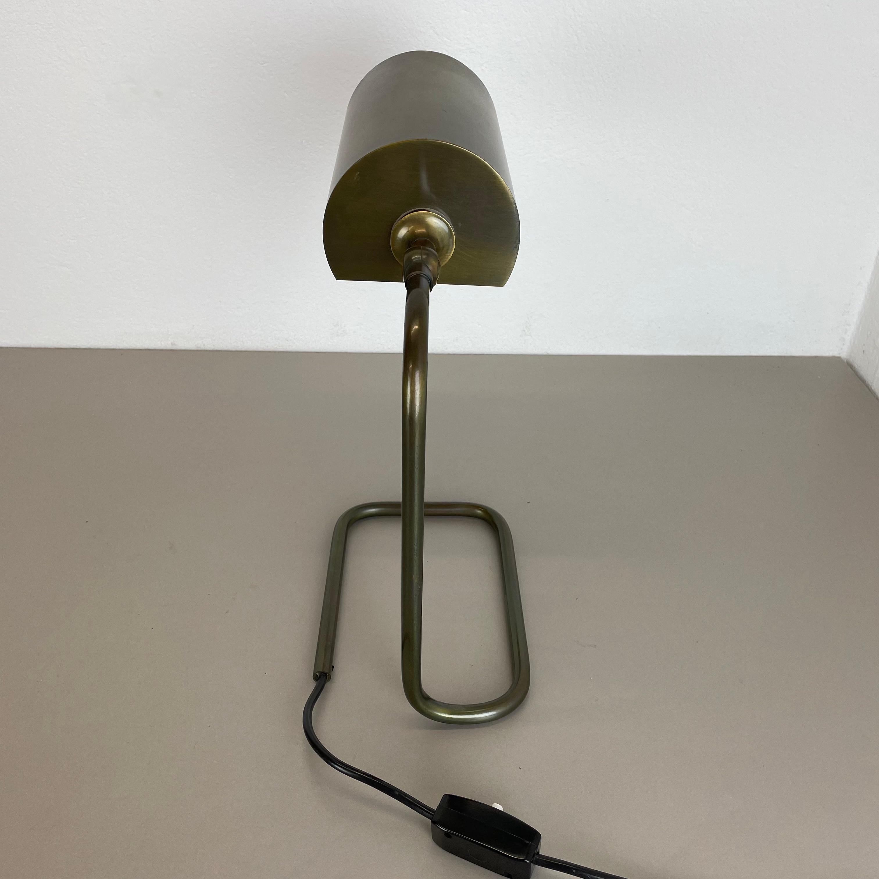 Magnifique lampe de bureau cubique en laiton moderniste d'origine, Allemagne, années 1970 en vente 6