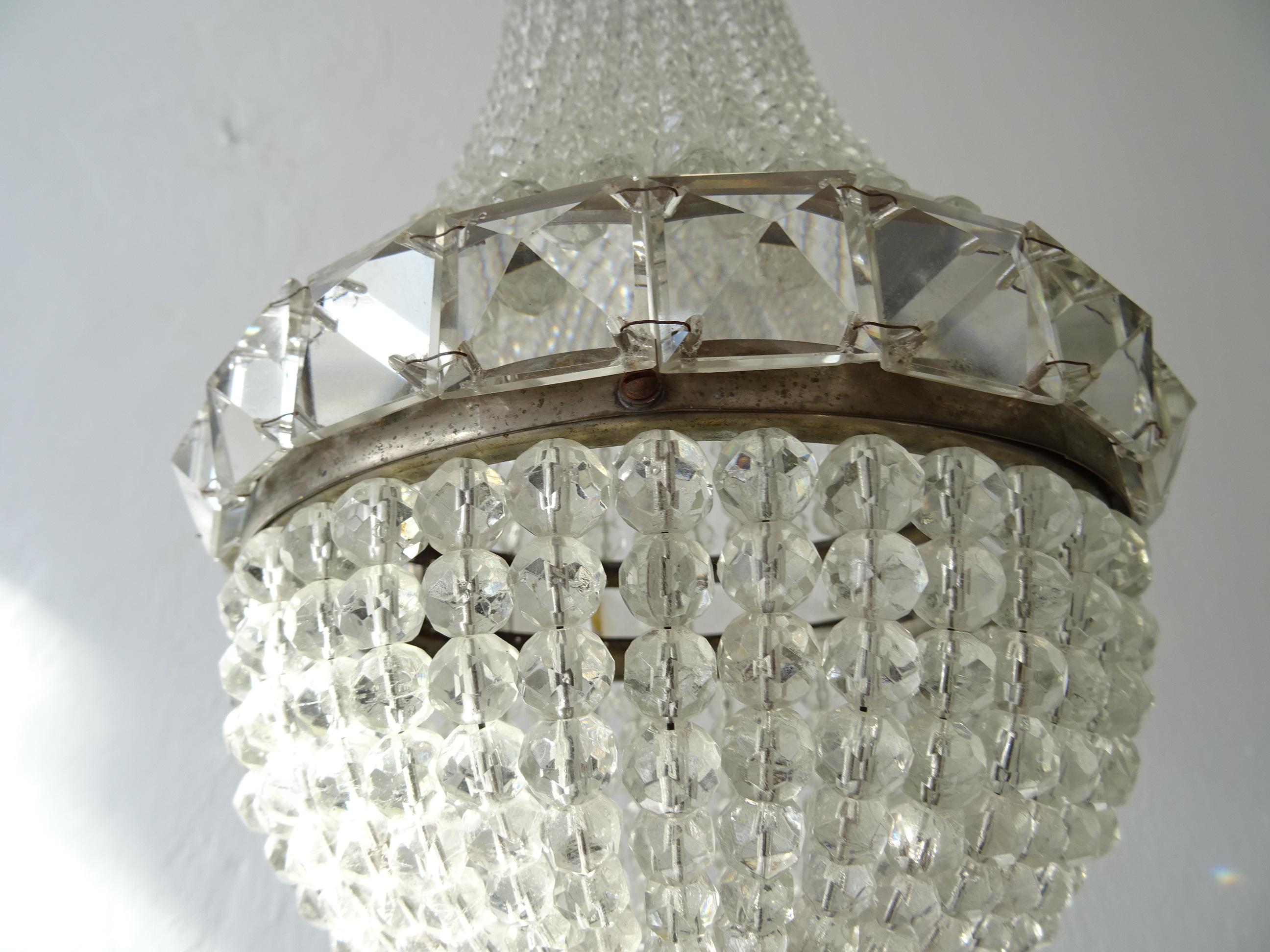 Magnifique lustre à dôme en cristal tchécoslovaque perlé, datant d'environ 1900 Bon état - En vente à Modena (MO), Modena (Mo)