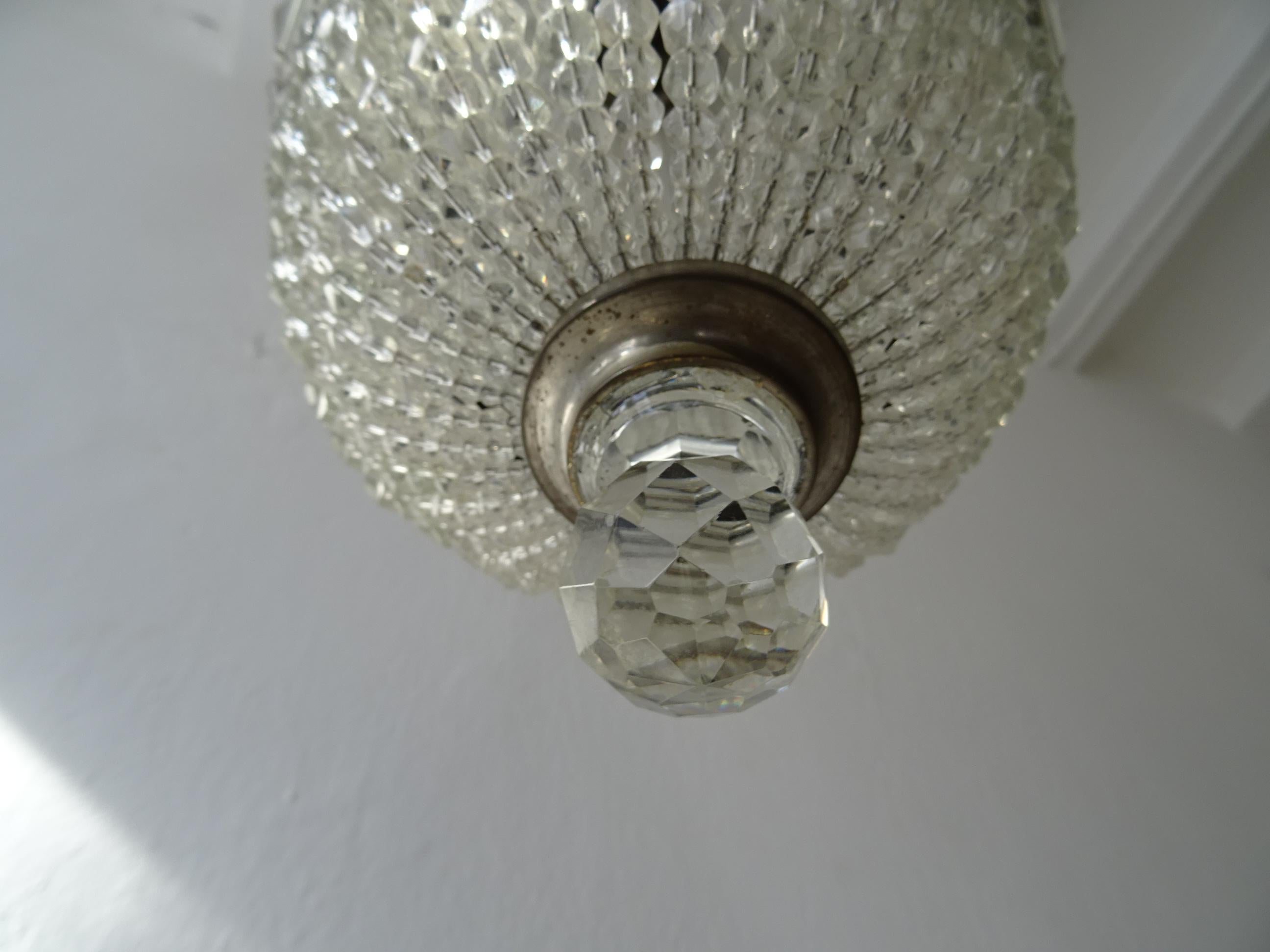 Début du 20ème siècle Magnifique lustre à dôme en cristal tchécoslovaque perlé, datant d'environ 1900 en vente