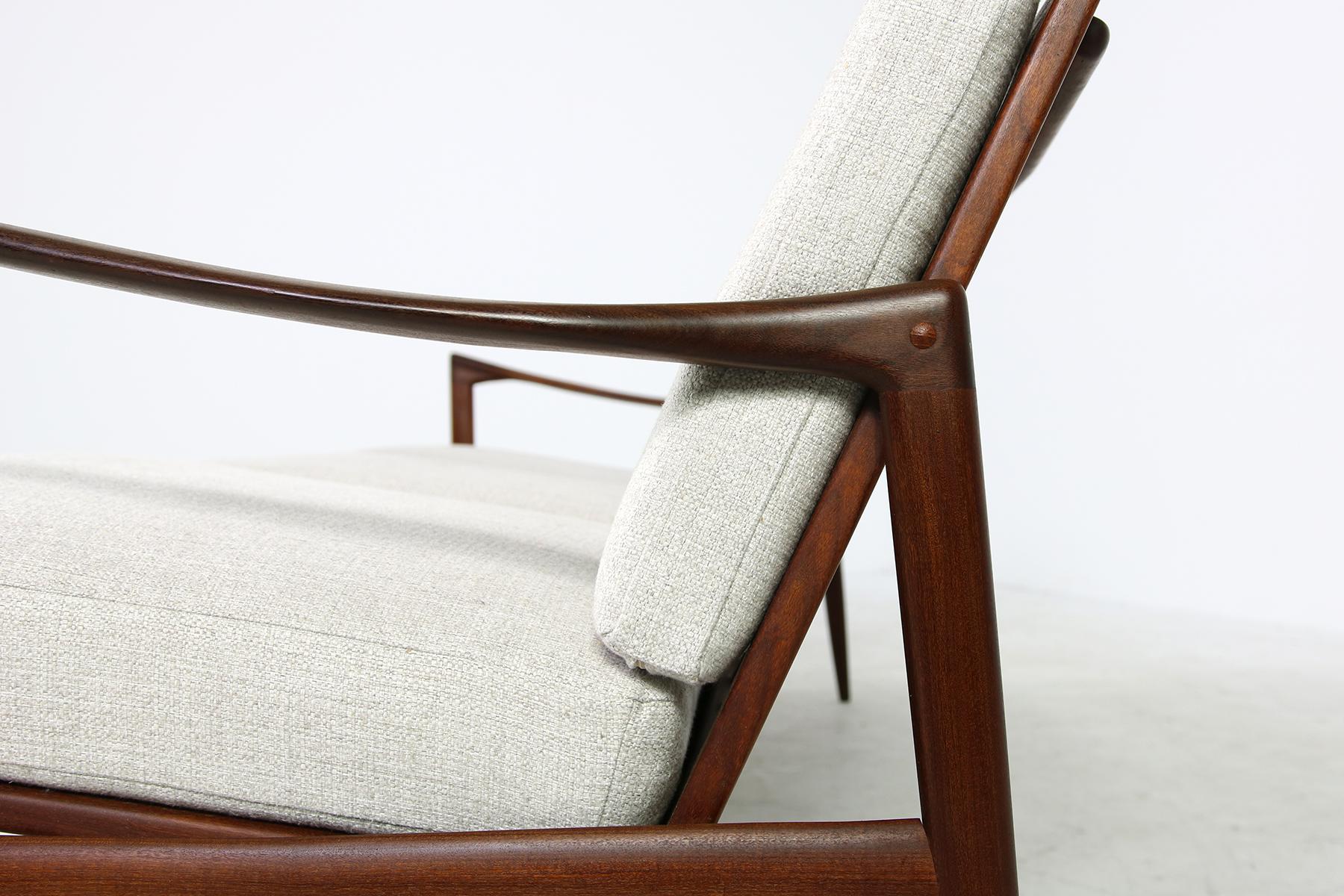 Beautiful Danish 1960s Kofod Larsen Teak Sofa, Mod. Kandidaten, New Upholstery In Good Condition For Sale In Hamminkeln, DE