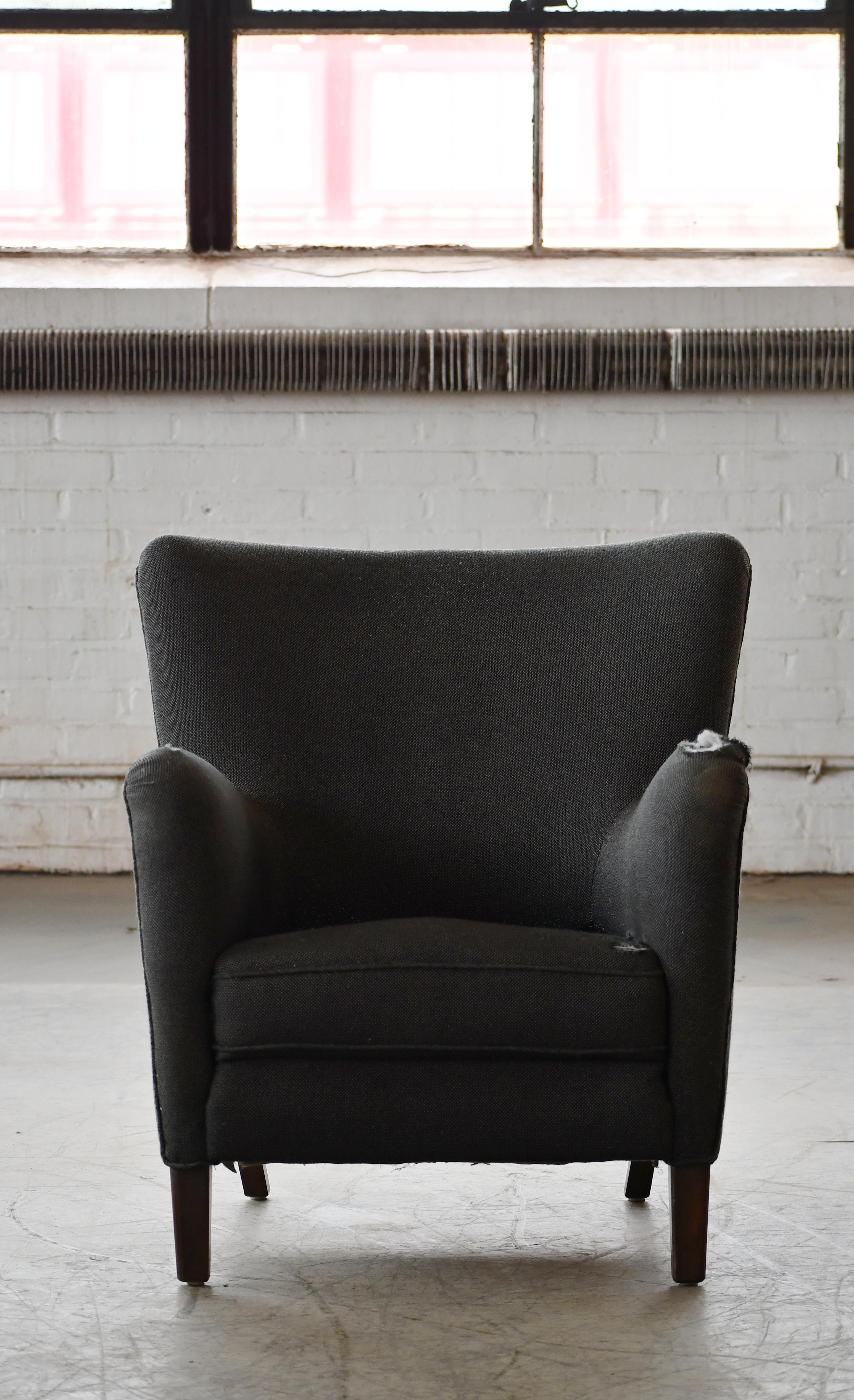 Mid-Century Modern Beautiful Danish Lounge Chair Style of Fritz Hansen's Model 1669, 1940's 