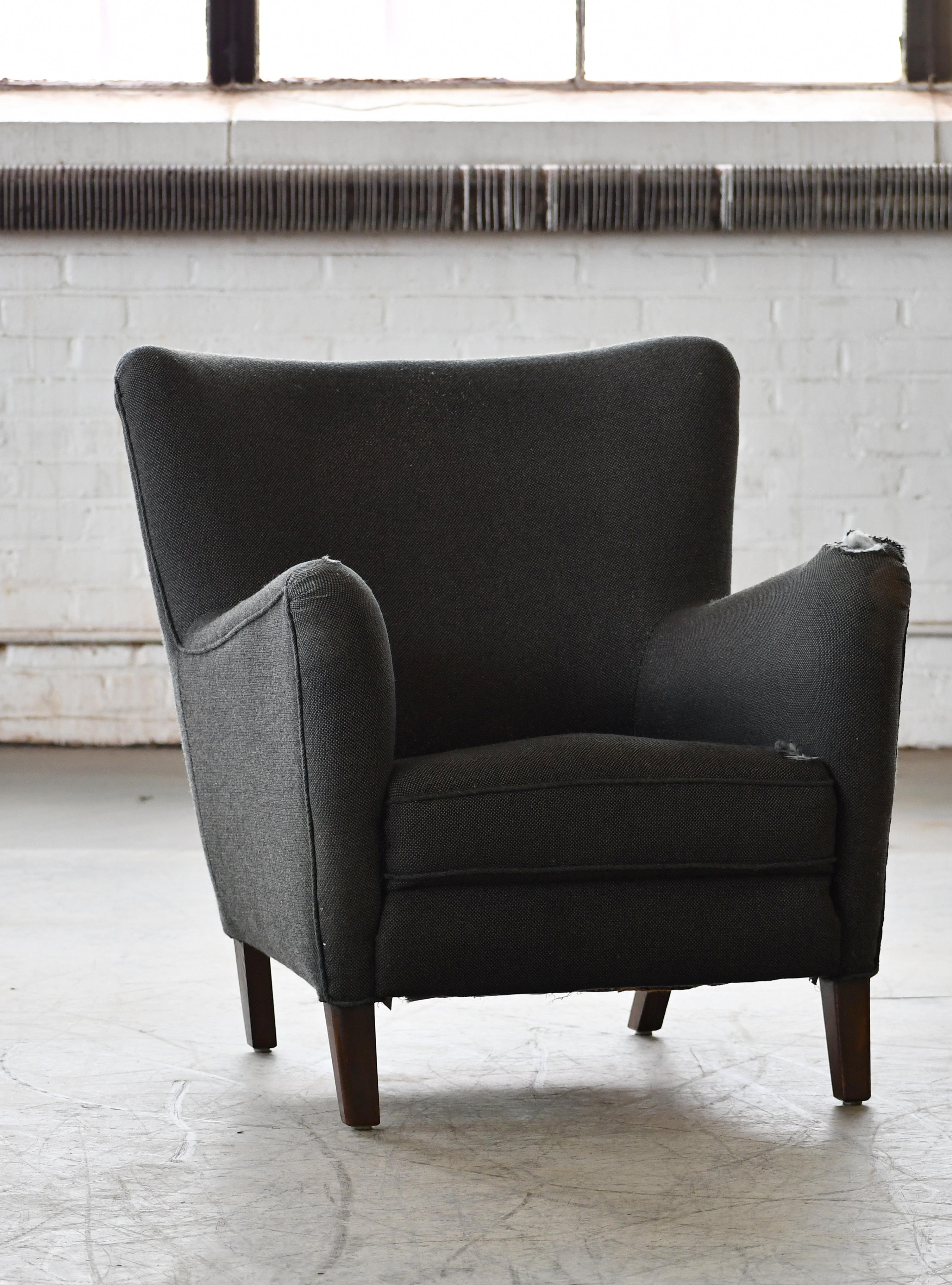 Beautiful Danish Lounge Chair Style of Fritz Hansen's Model 1669, 1940's  In Good Condition In Bridgeport, CT