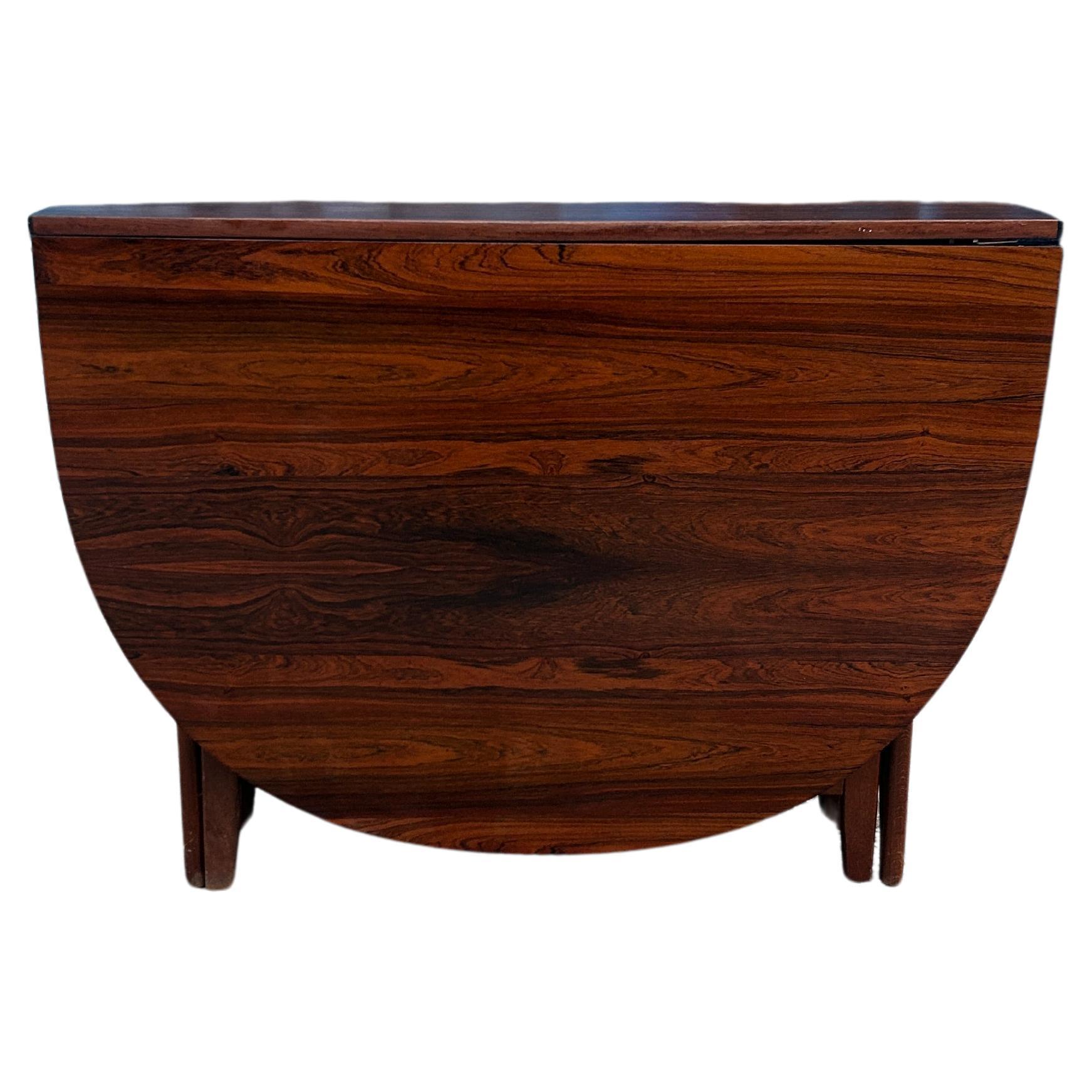 Rosewood Beautiful Danish modern rosewood oval folding drop leaf dining table For Sale