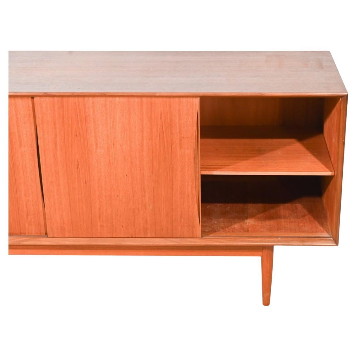 Schöne skandinavische moderne Teakholz-Anrichte von Fredrik Kayser (Skandinavische Moderne)