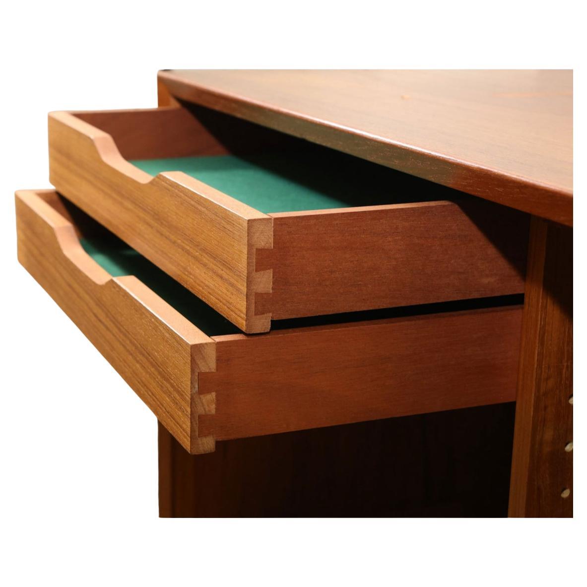 Beautiful Danish modern teak credenza with sliding doors by Aksel Kjersgaard In Good Condition For Sale In Brooklyn, NY