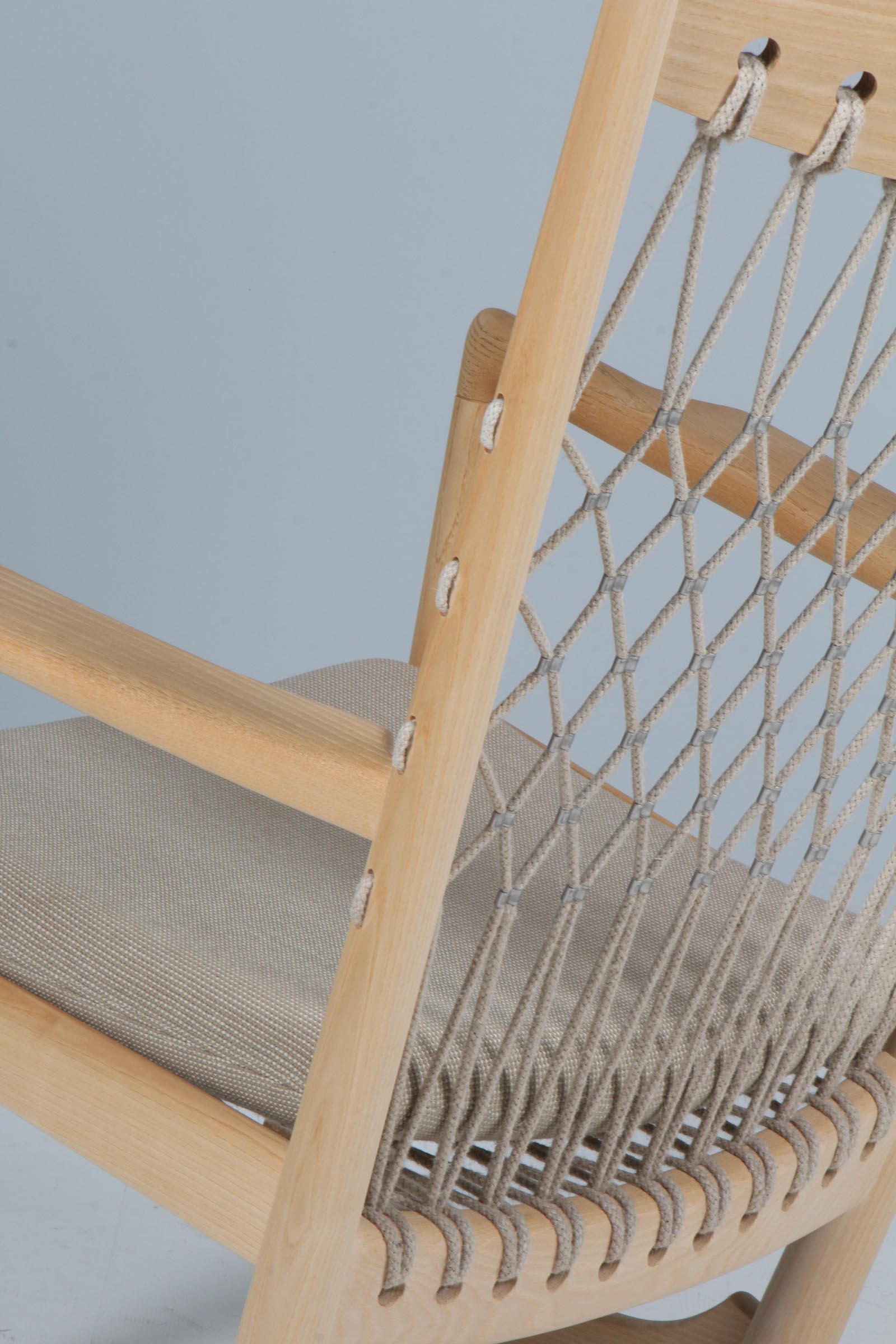 Beautiful Danish Rocking Chair by Hans J. Wegner for PP Møbler PP 124 2