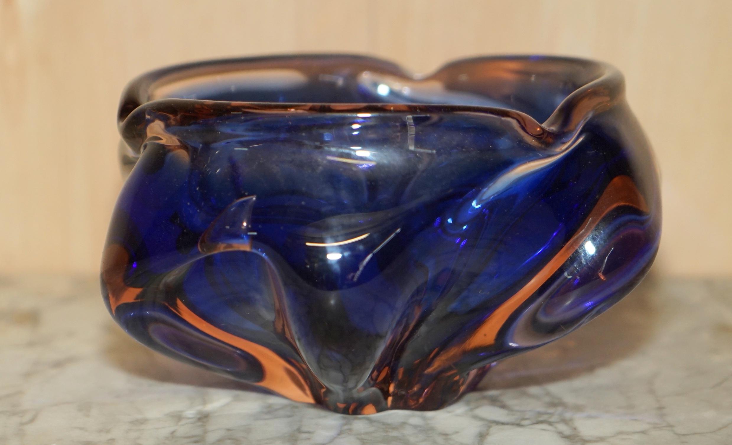 Beautiful Decorative Custom Made Decorative Floral Glass Bowl or Ideep Blue For Sale 4