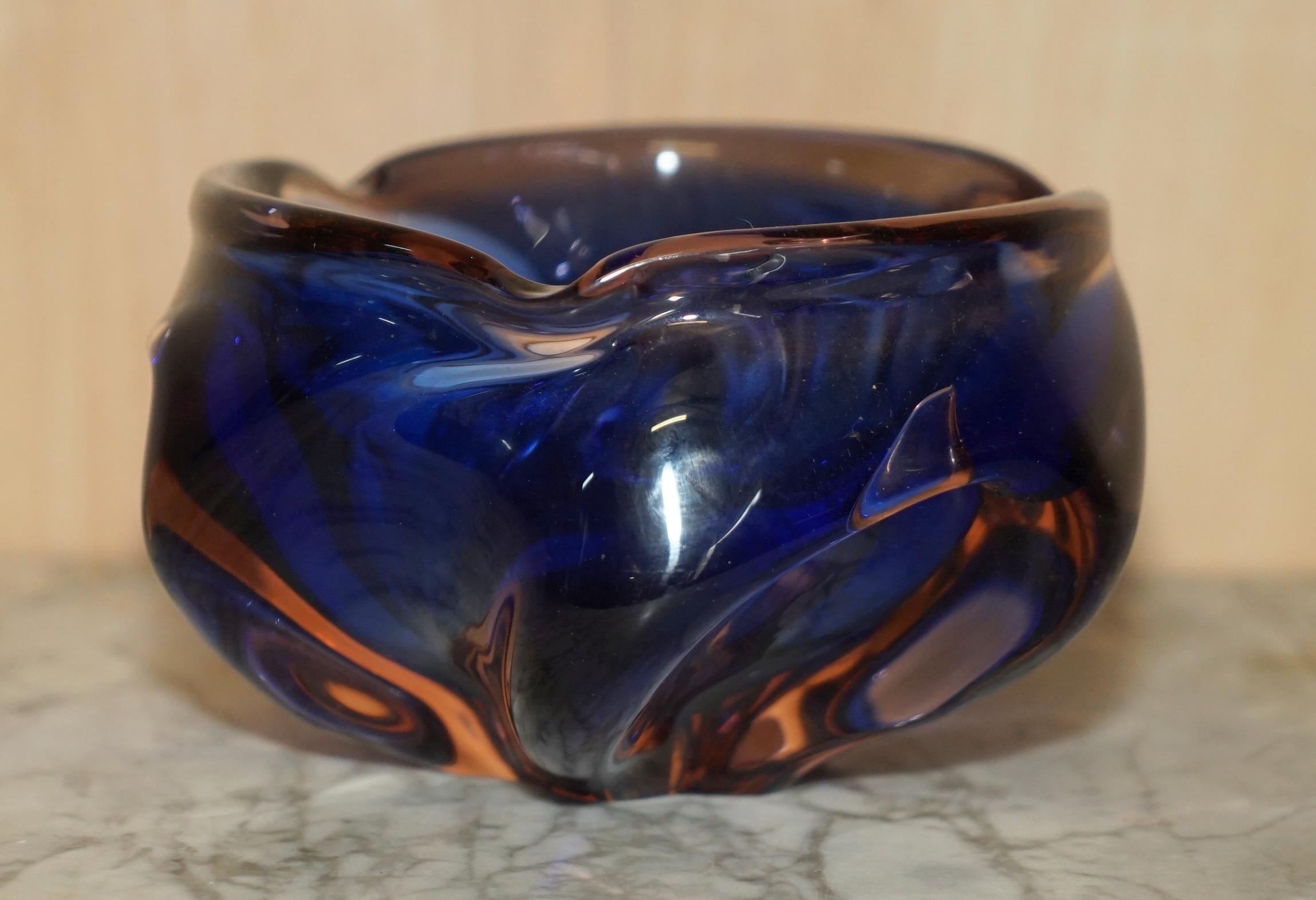 Beautiful Decorative Custom Made Decorative Floral Glass Bowl or Ideep Blue For Sale 5