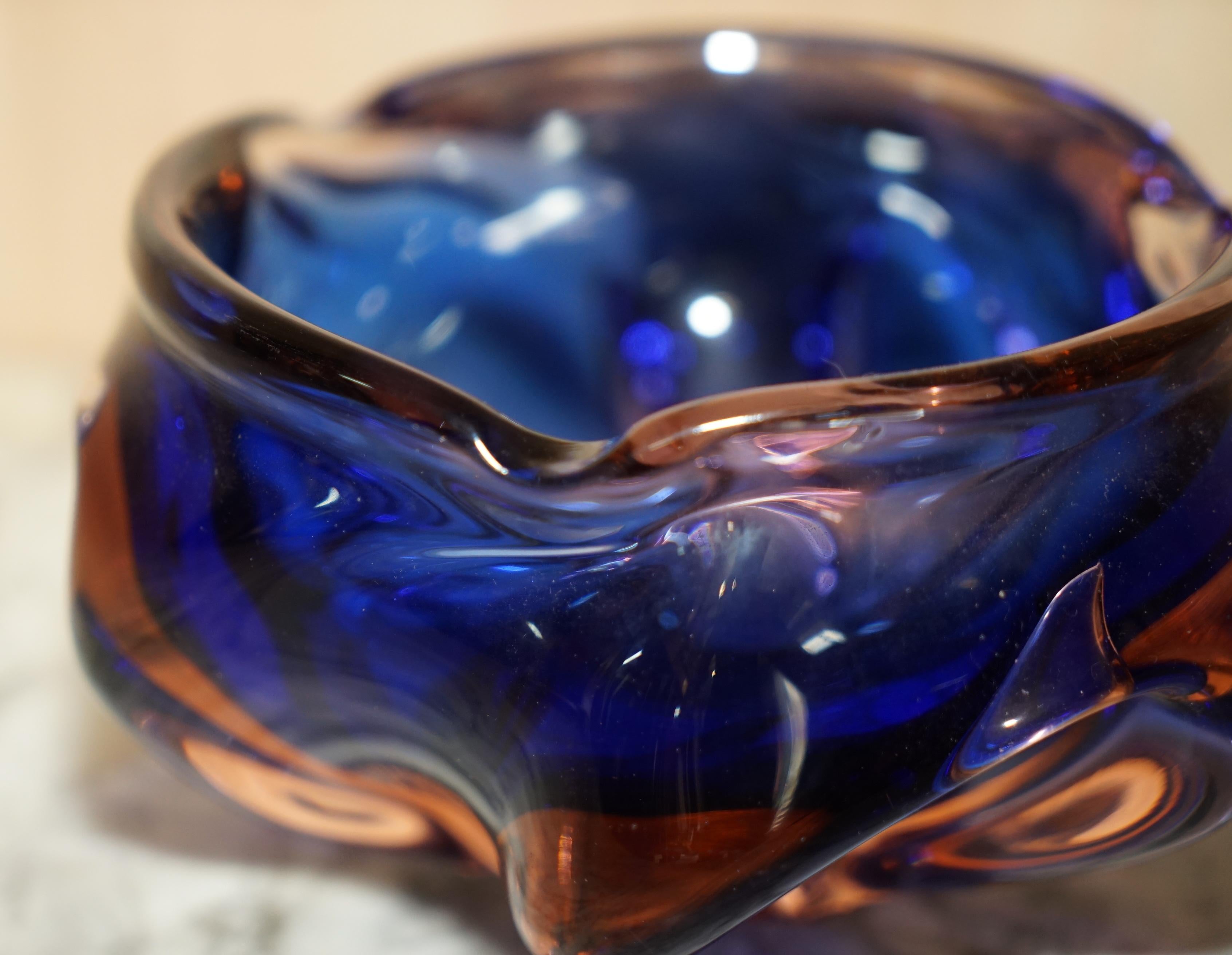 Beautiful Decorative Custom Made Decorative Floral Glass Bowl or Ideep Blue For Sale 6