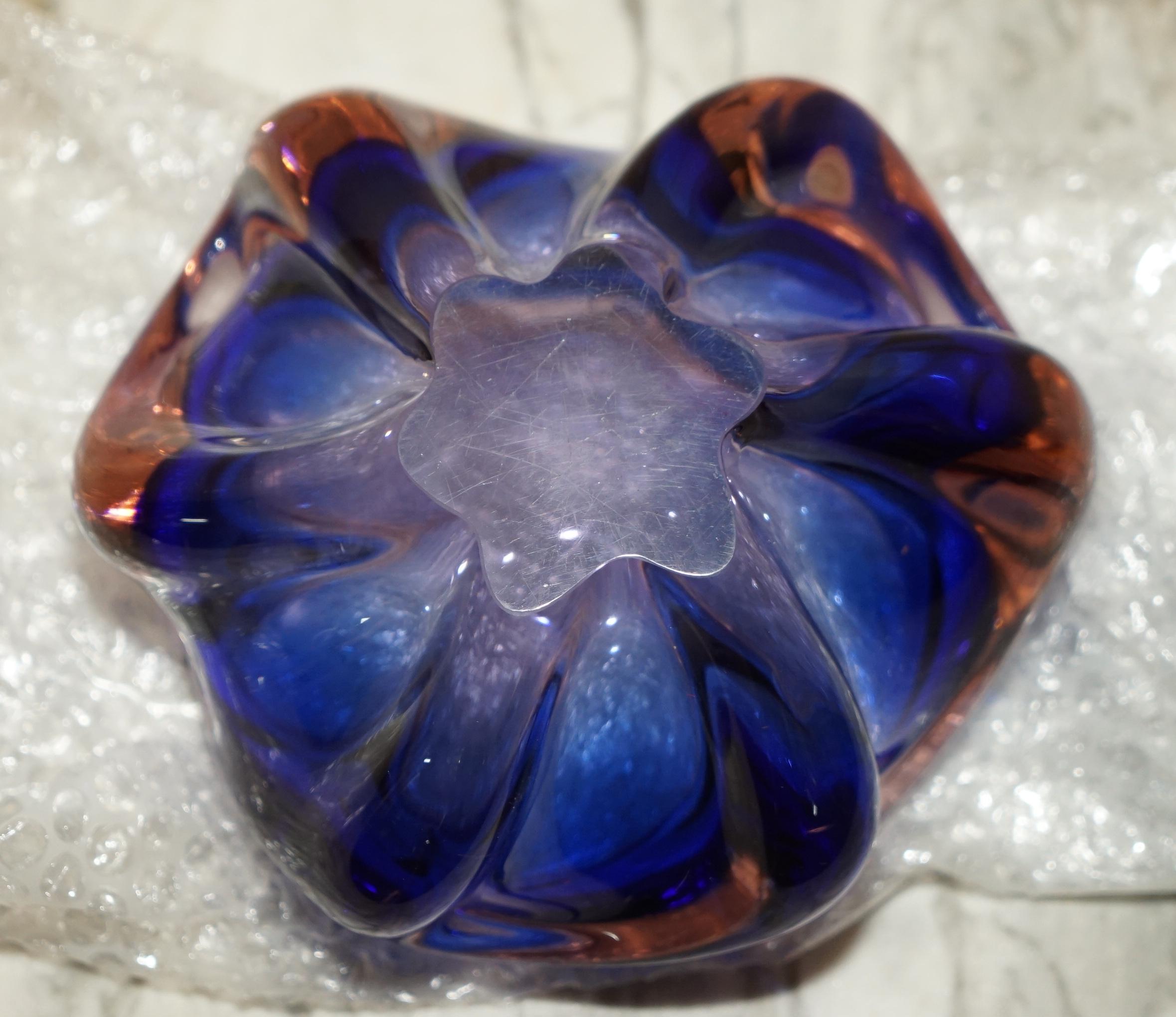 Beautiful Decorative Custom Made Decorative Floral Glass Bowl or Ideep Blue For Sale 9