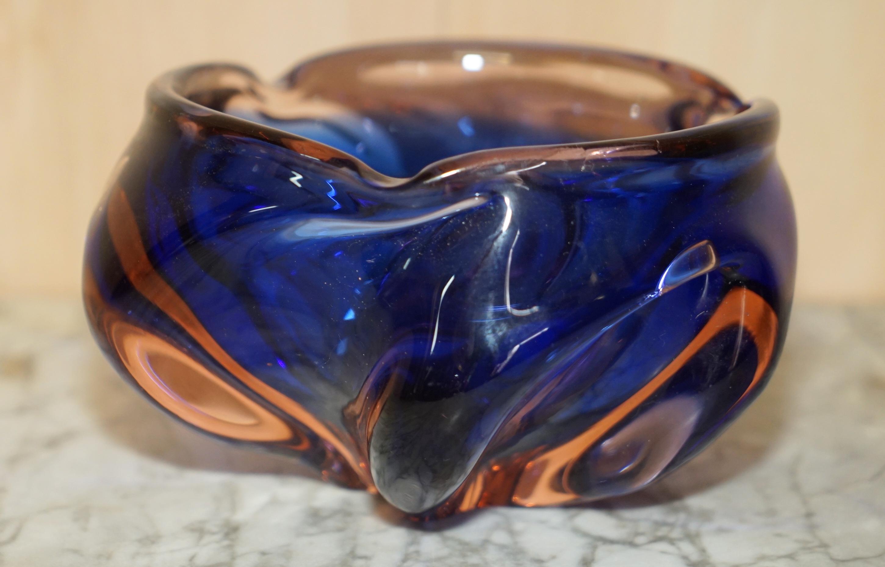 Beautiful Decorative Custom Made Decorative Floral Glass Bowl or Ideep Blue For Sale 1