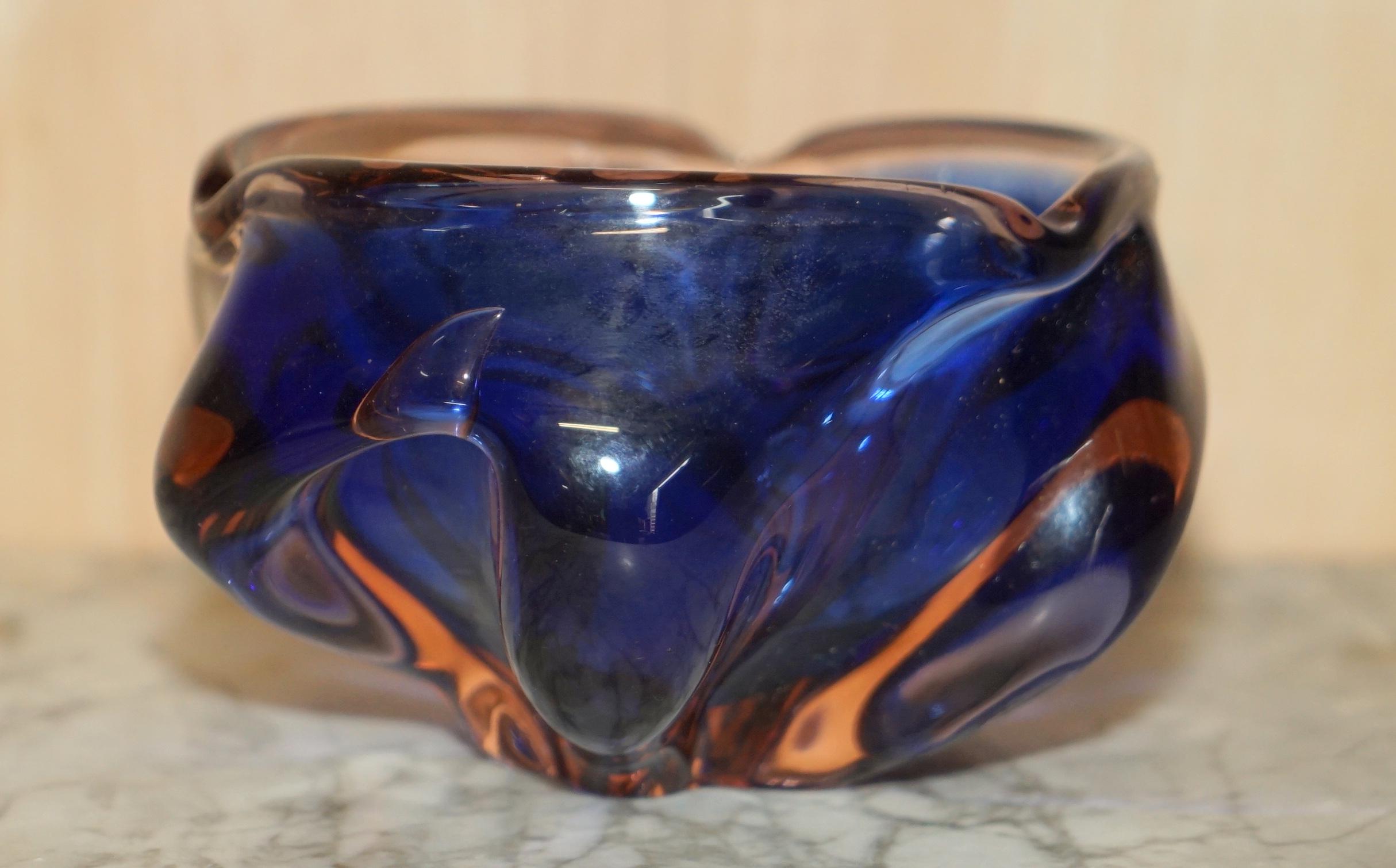 Beautiful Decorative Custom Made Decorative Floral Glass Bowl or Ideep Blue For Sale 2