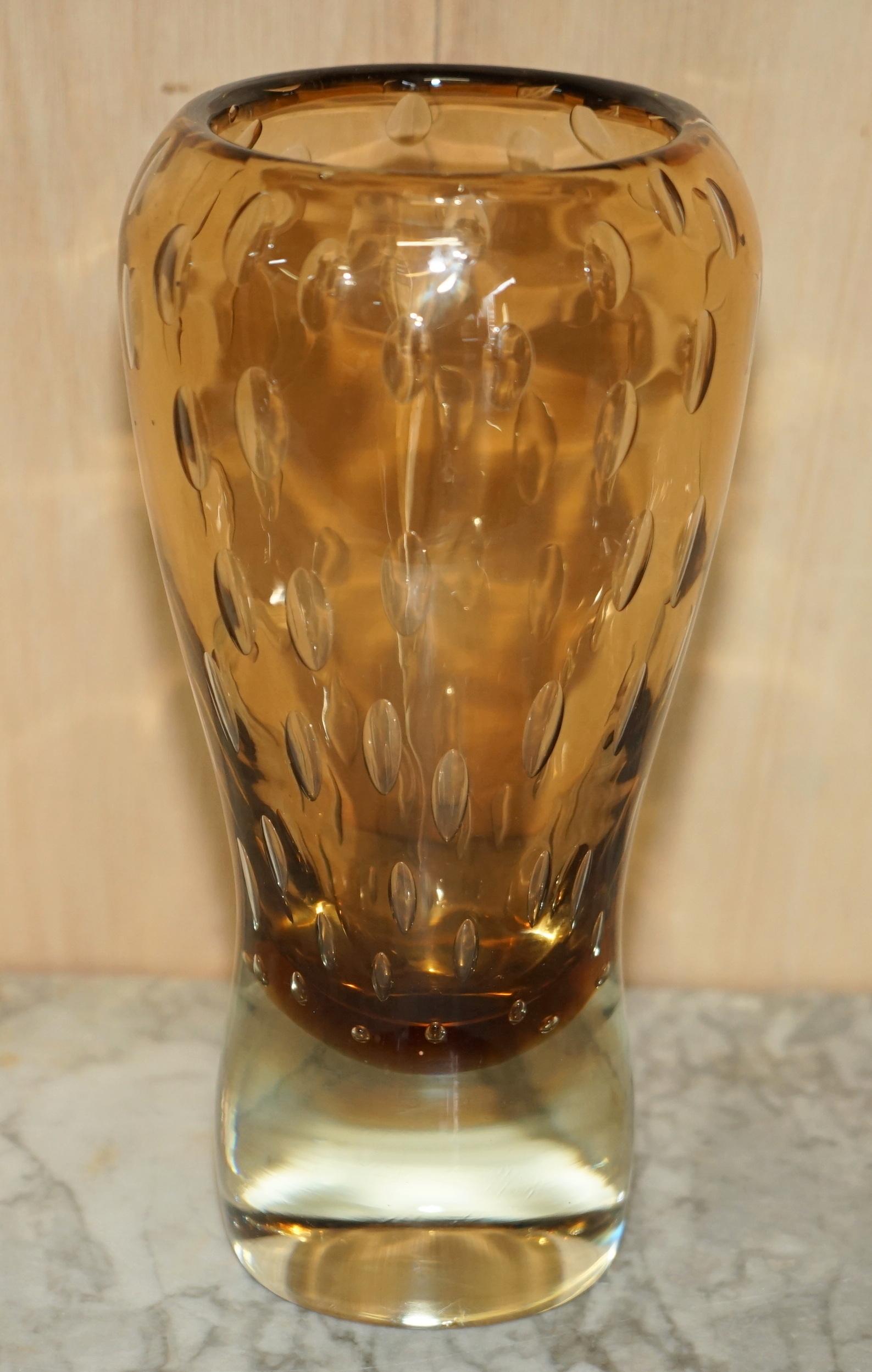 Magnifique vase décoratif en verre décoratif fait sur mesure avec un motif de bulles d'air en vente 1