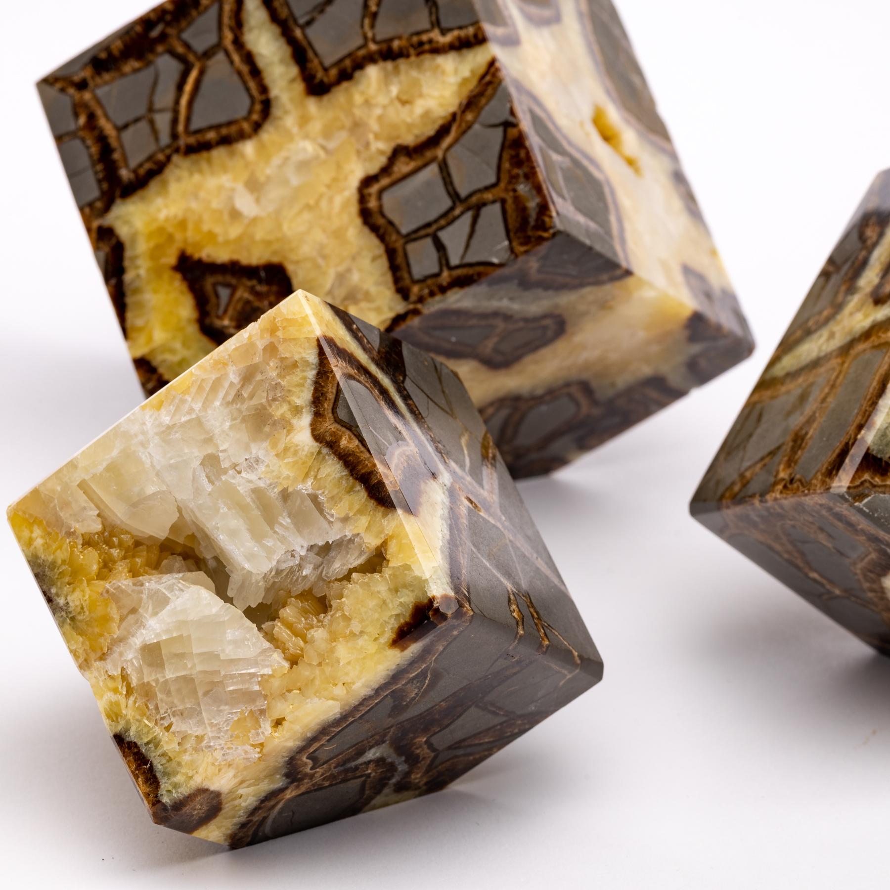Beautiful Decorative Set of Three Cubes of Septarian from Madagascar In New Condition In Polanco, CDMX